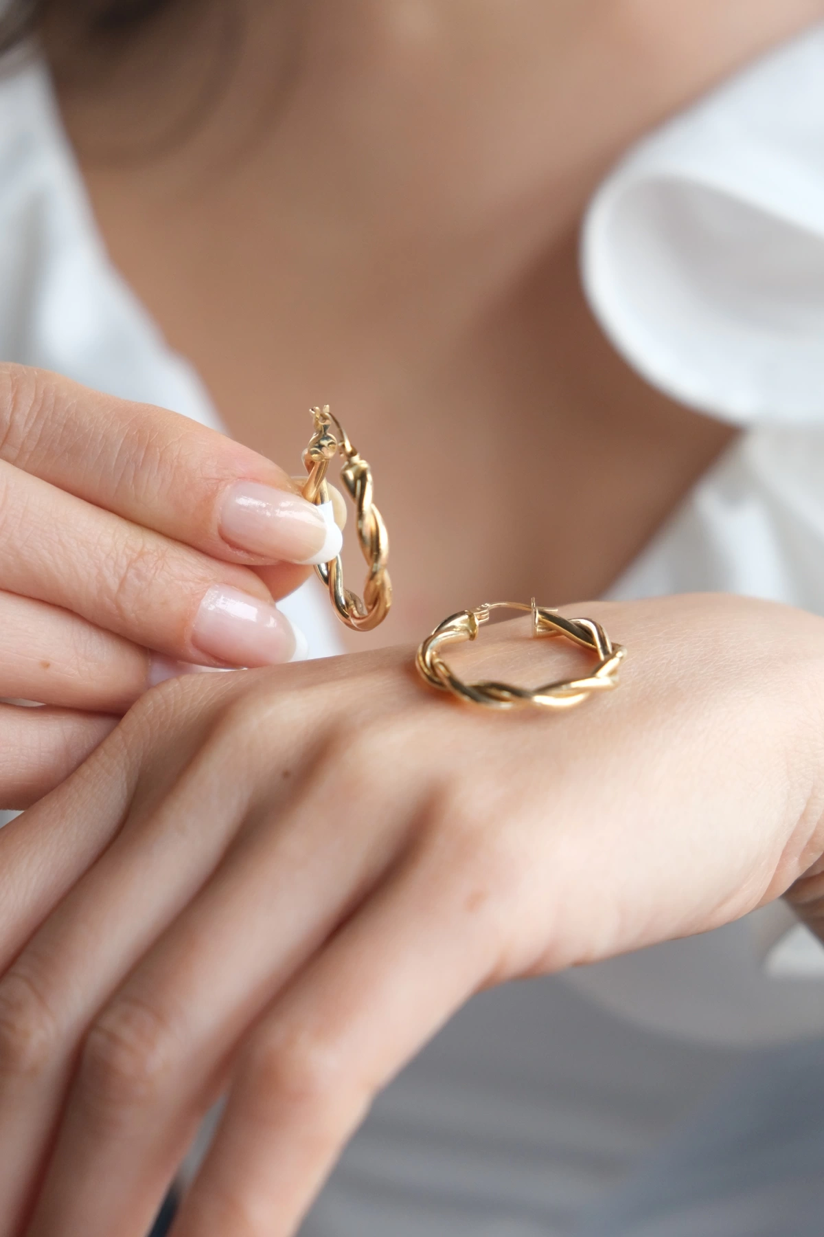 Asil 14 Ayar Salaş Burgu Halka Altın Küpe KP4003