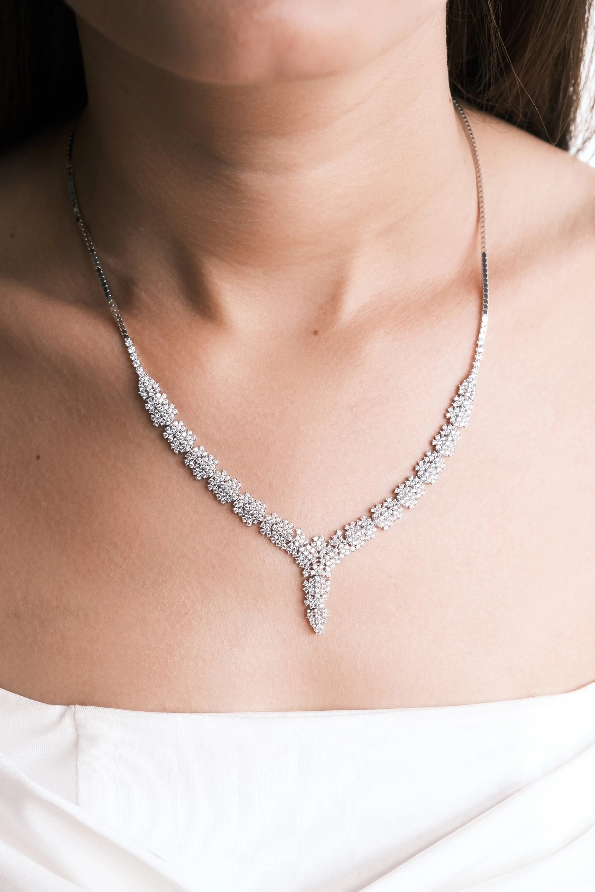 Asil 14 Ayar Taşlı Papatya Model Altın Kolye TKM1193