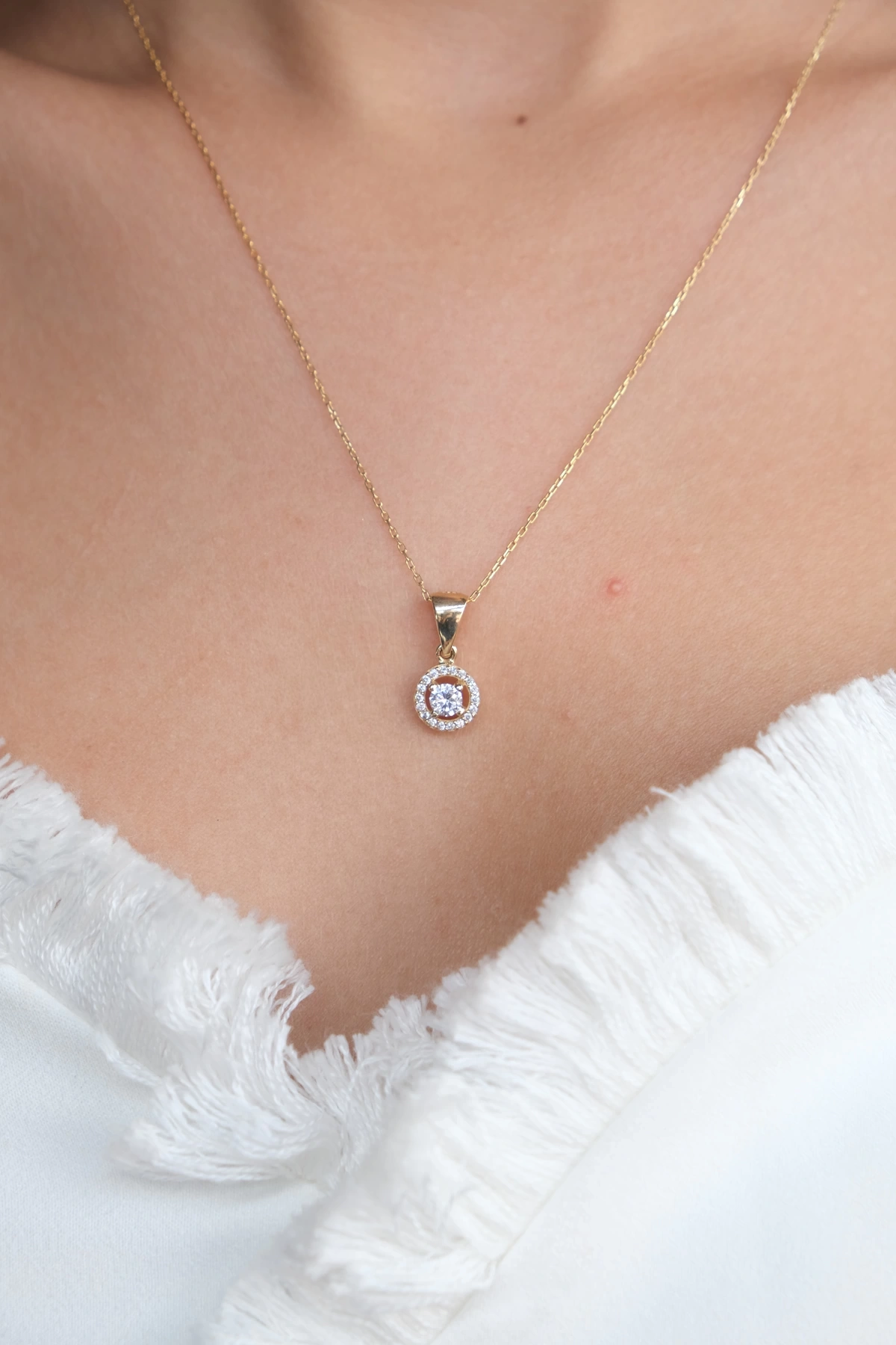 Asil 14 Ayar Yuvarlak Model Tek Taşlı Altın Kolye Ucu TKM843