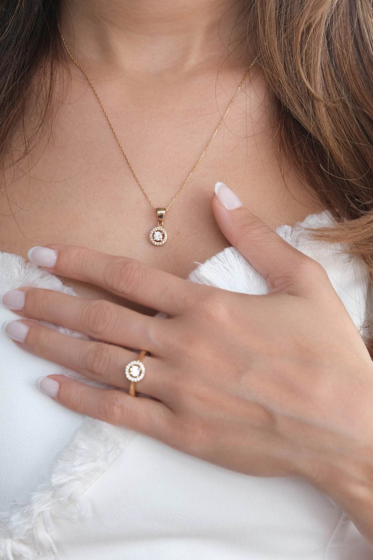 Asil 14 Ayar Yuvarlak Model Tek Taşlı Altın Kolye Ucu TKM843