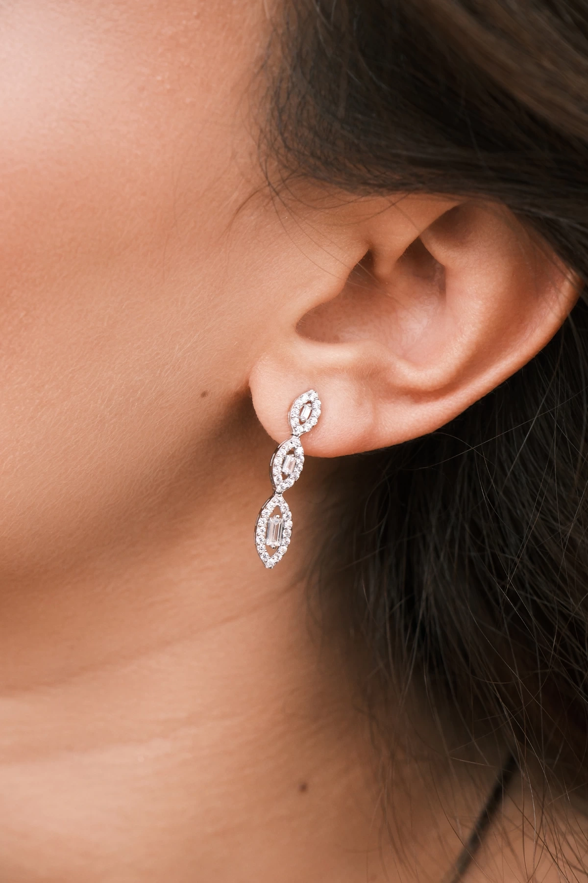 Asil 14 Ayar Baget Taşlı Göz Model Altın Küpe TKM1503