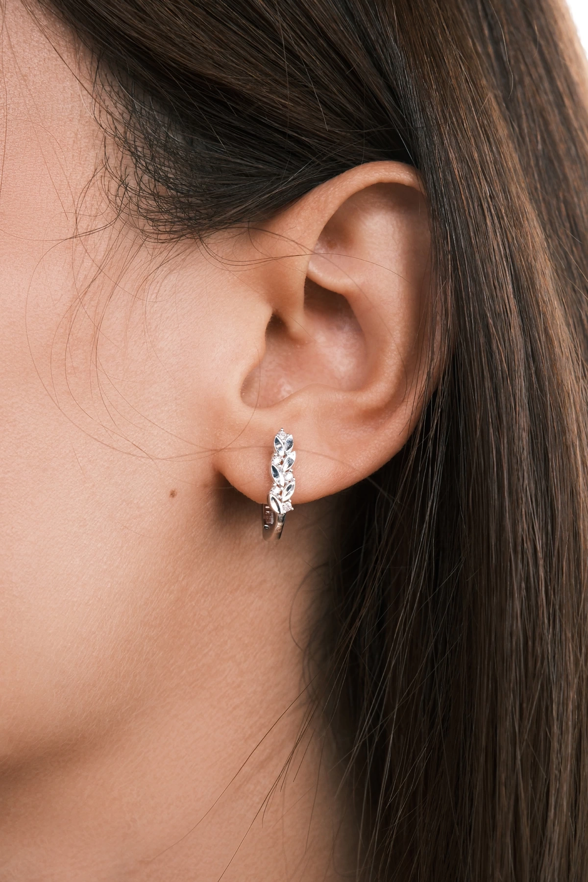 Asil 14 Ayar Taşlı Kalemli Yaprak Model Altın Küpe BLK713