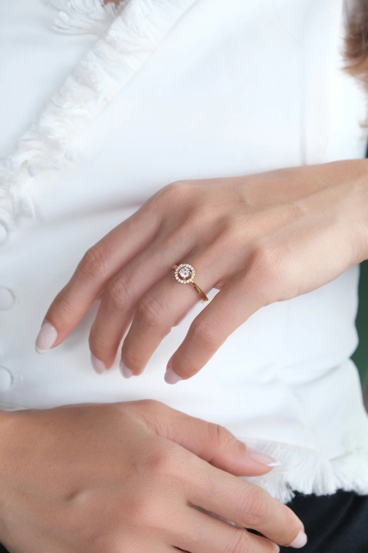 Asil 14 Ayar Yuvarlak Model Tek Taşlı Altın Yüzük TKM841