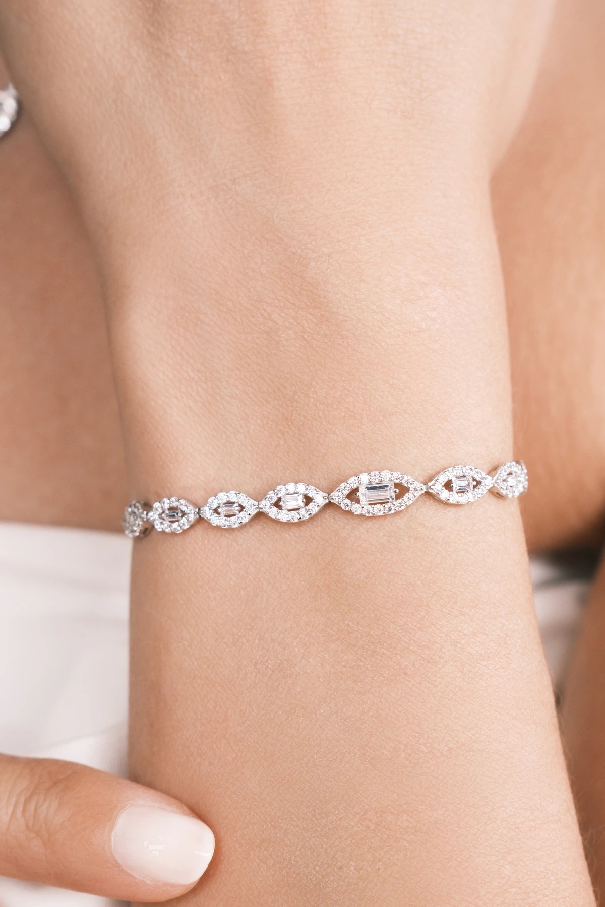 Asil 14 Ayar Baget Taşlı Göz Model Altın Bileklik TKM1501