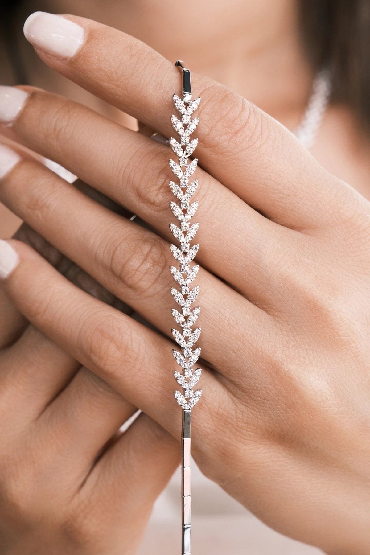 Asil 14 Ayar Taşlı Yaprak Model Altın Bileklik TKM1232