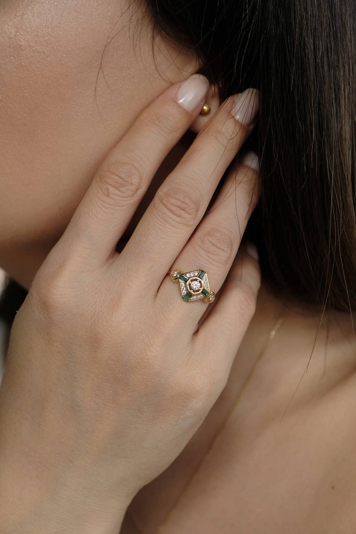 Asil 14 Ayar Yeşil Baget Taşlı Altın Yüzük YZK3097