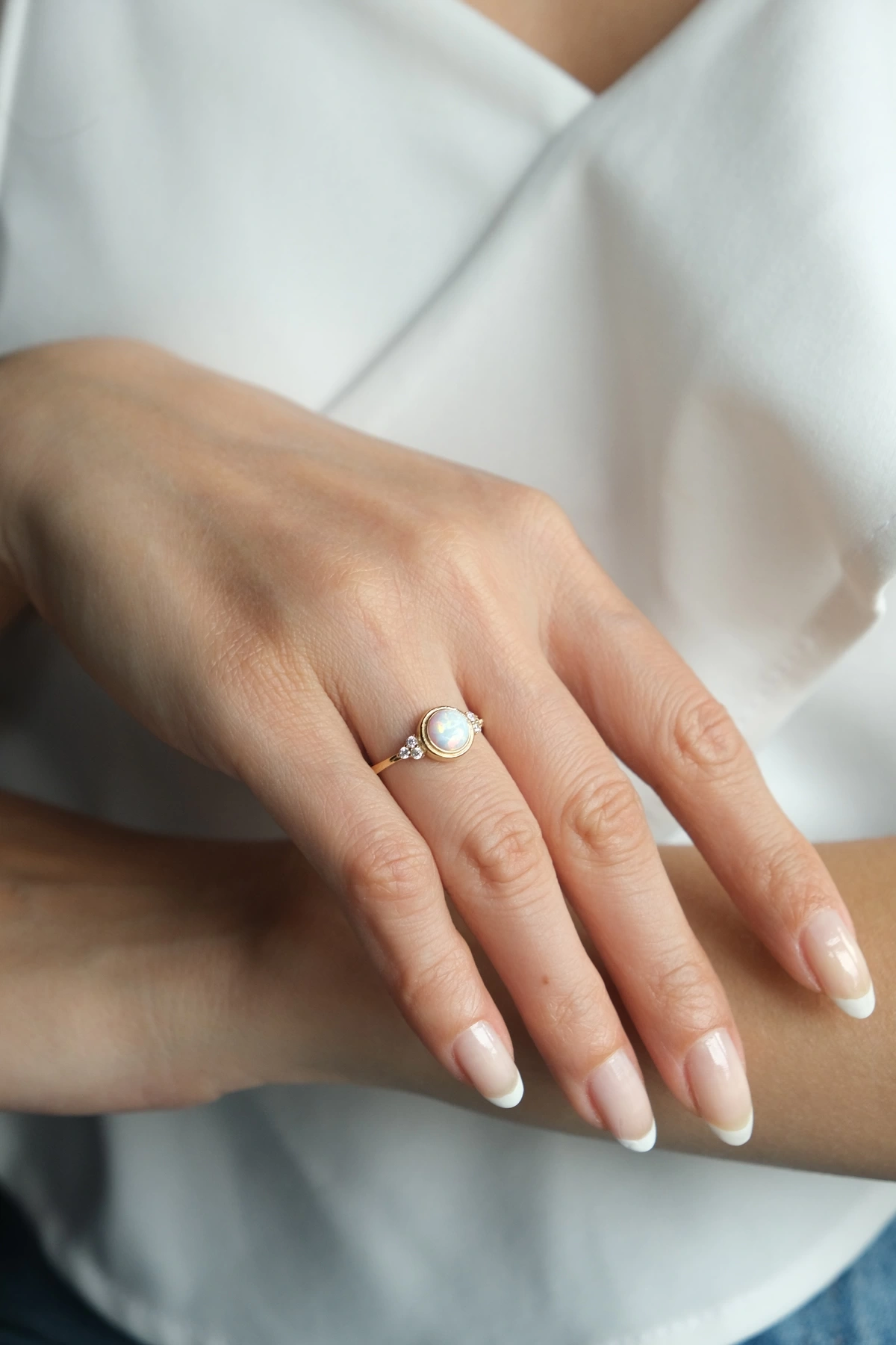 Asil 14 Ayar Beyaz Opal Taşlı Altın Yüzük YZK3302