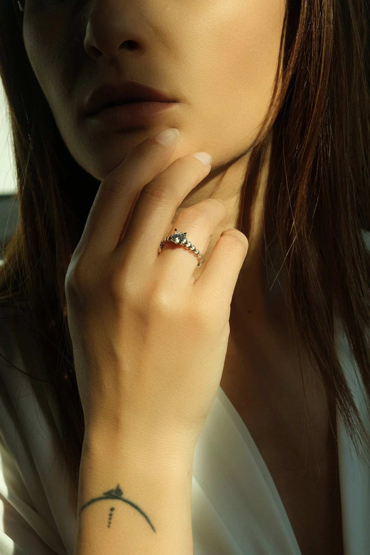 Asil 14 Ayar Kalpli Tektaş Beyaz Altın Yüzük YZK2562