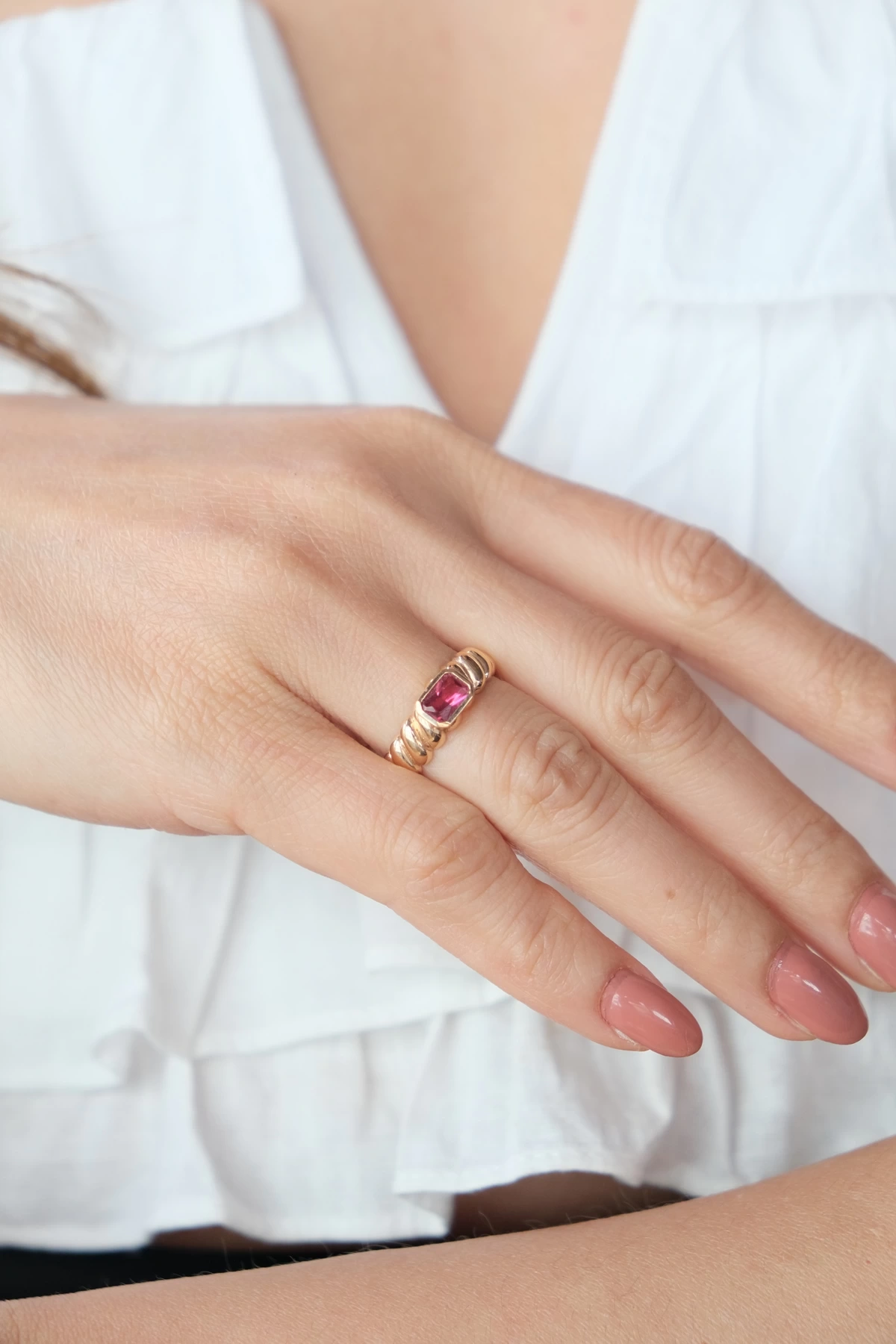 Asil 14 Ayar Pembe Taşlı Burgu Altın Yüzük YZK1980