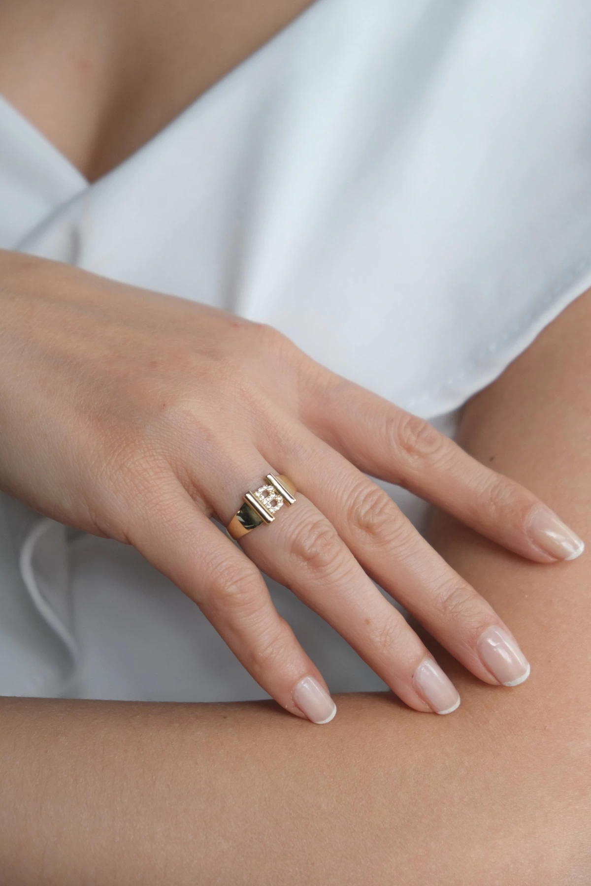 Asil 14 Ayar Taşlı B Harf Altın Yüzük YZK3192