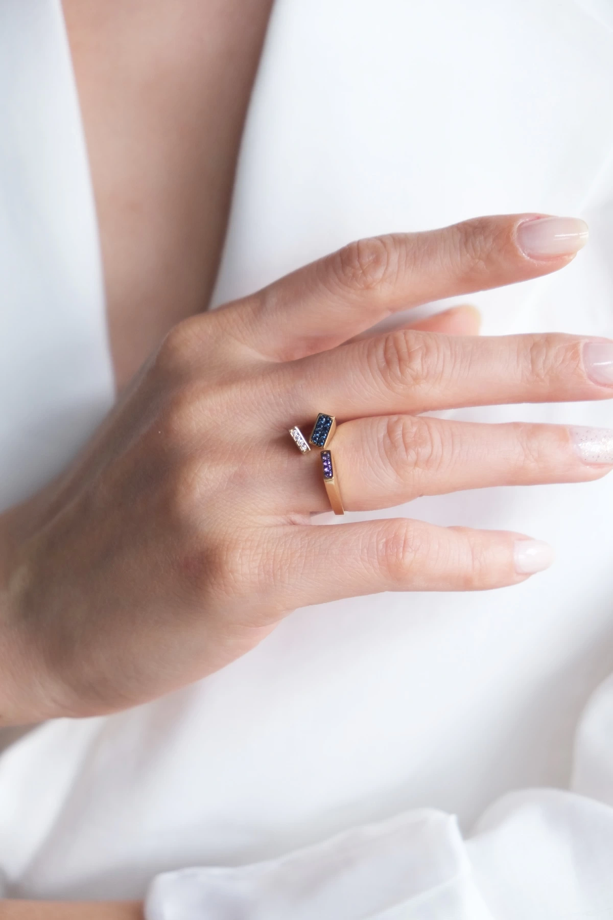 Asil 14 Ayar Renkli Modern Altın Yüzük YZK3005