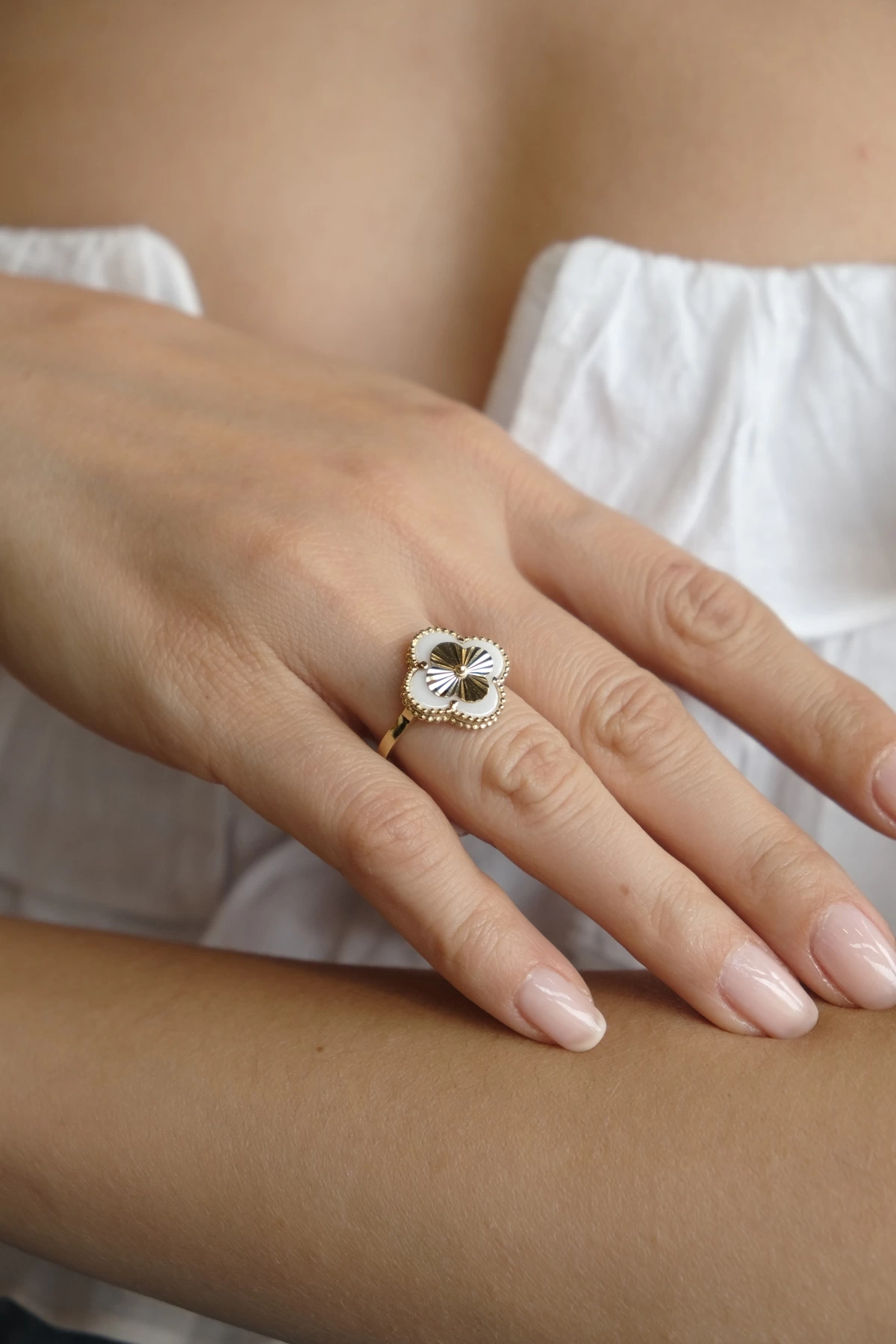 Asil 14 Ayar Beyaz Taşlı Yonca Altın Yüzük YZK3337