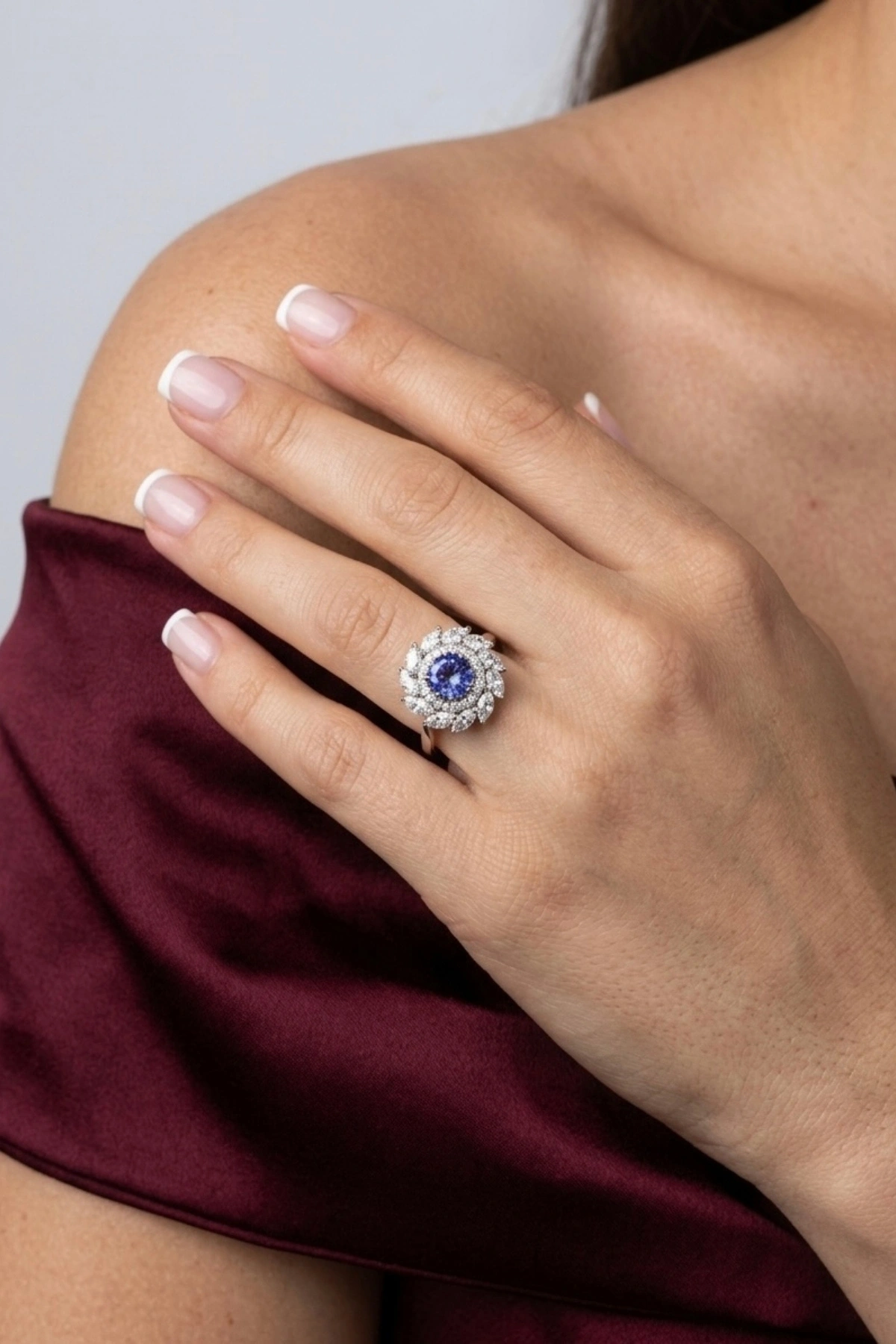 2.41 Ct. Mavi Taşlı Pırlanta Yüzük