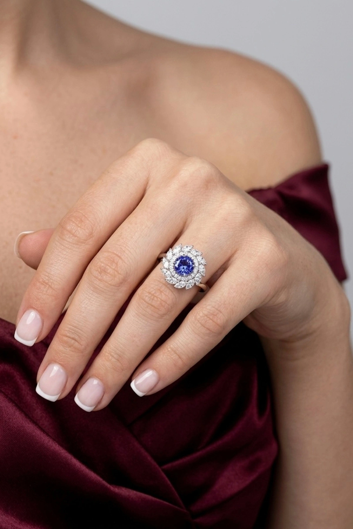 2.41 Ct. Mavi Taşlı Pırlanta Yüzük