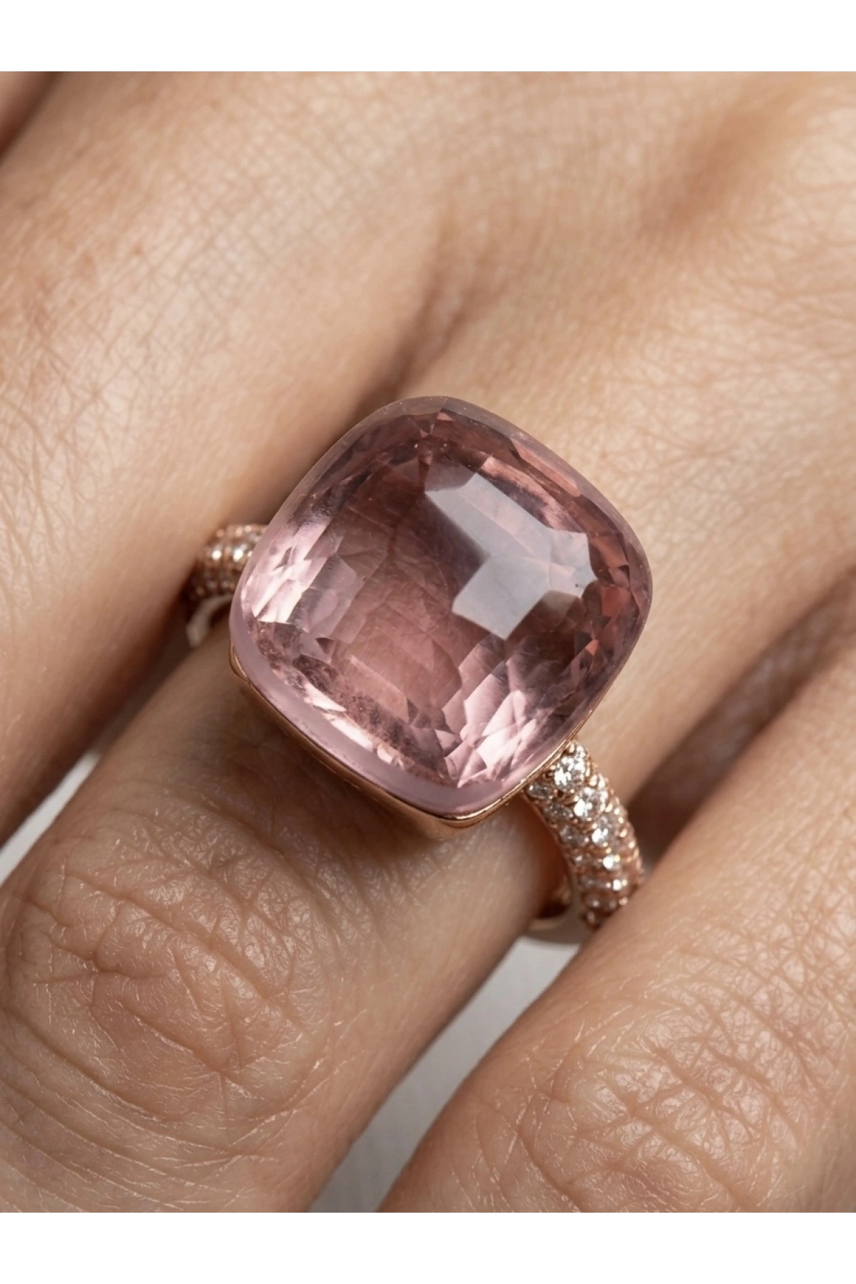 6.80 Ct. Morganite Taşlı Pırlanta Yüzük