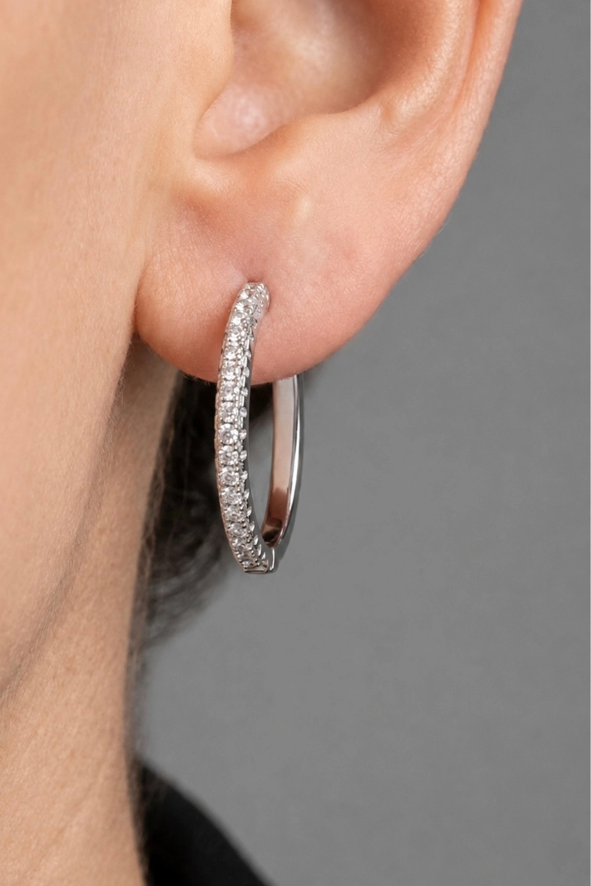 Taşlı Halka 0.22 CT. Pırlanta Küpe