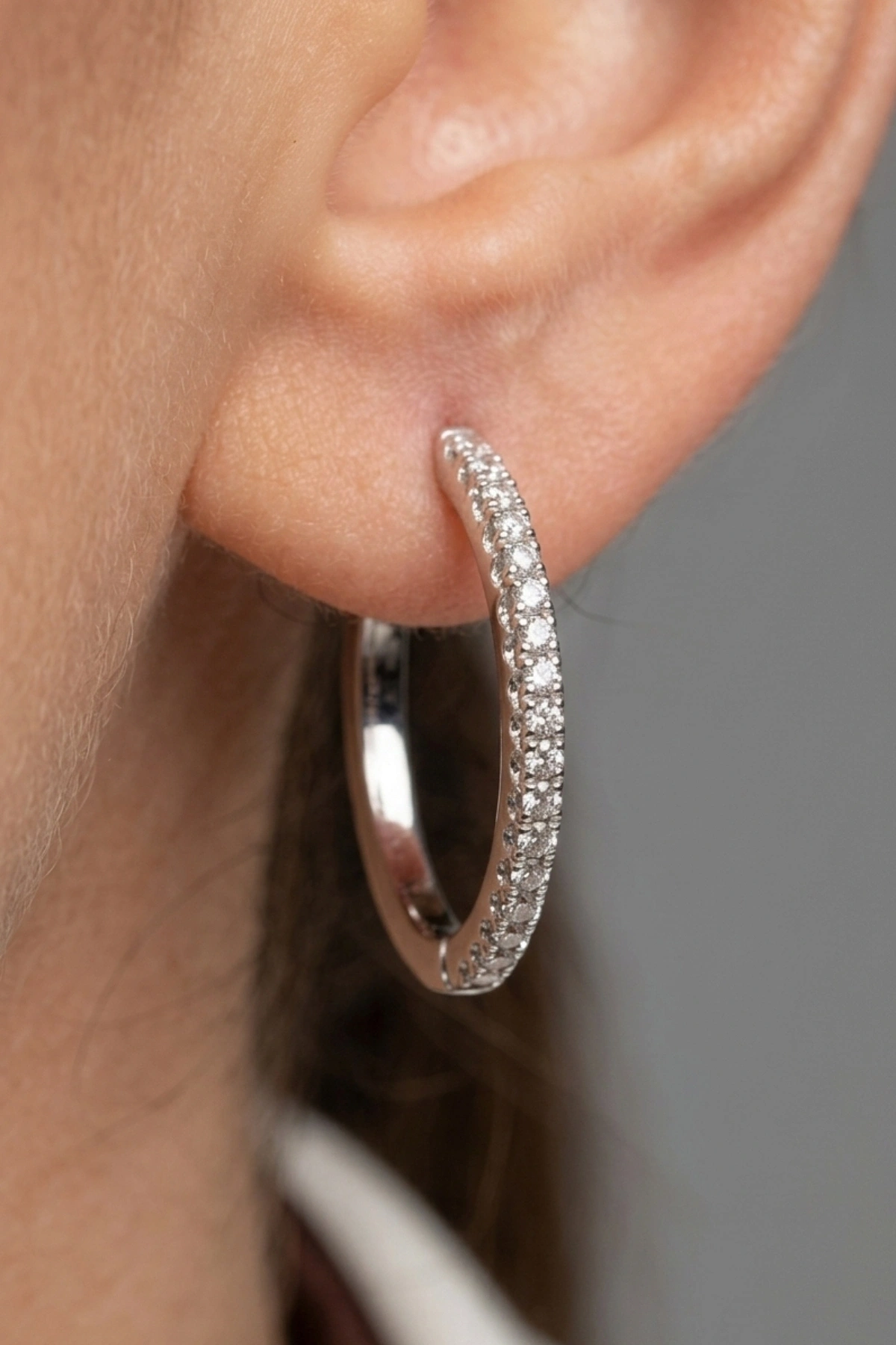 Taşlı Halka 0.22 CT. Pırlanta Küpe