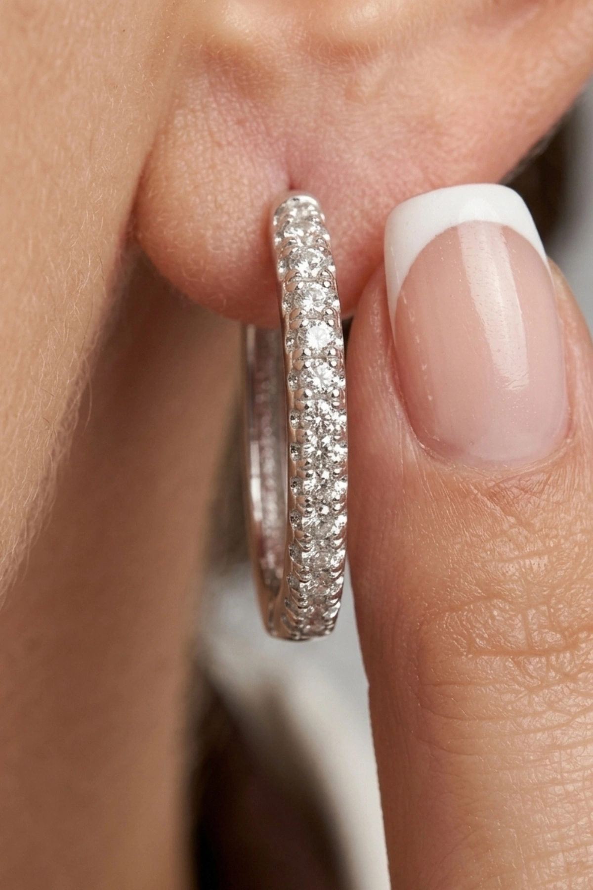 Zarif Taşlı 0.10 CT. Pırlanta Küpe