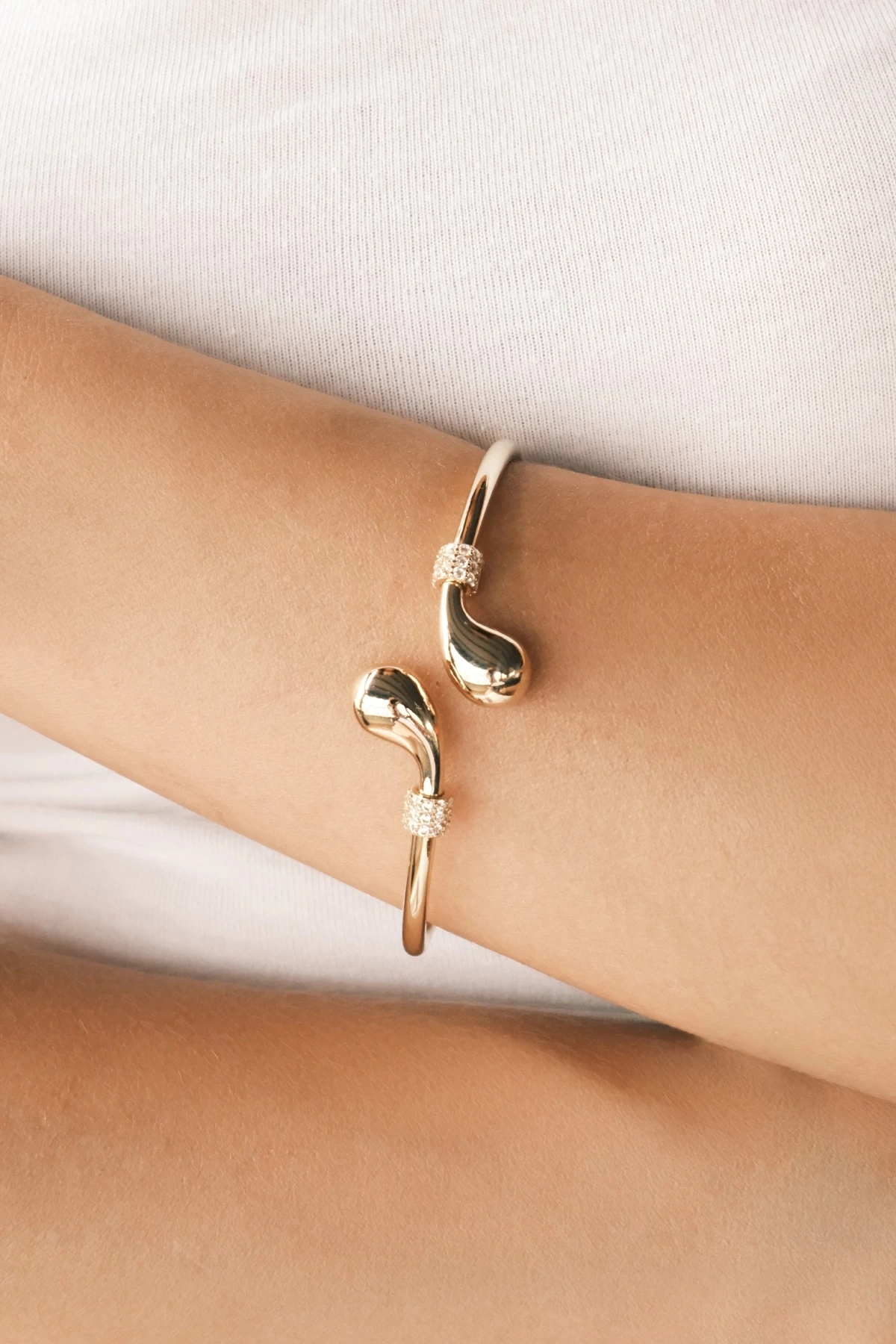 Asil 14 Ayar Damla Model Altın Kelepçe Bileklik BLZ1813