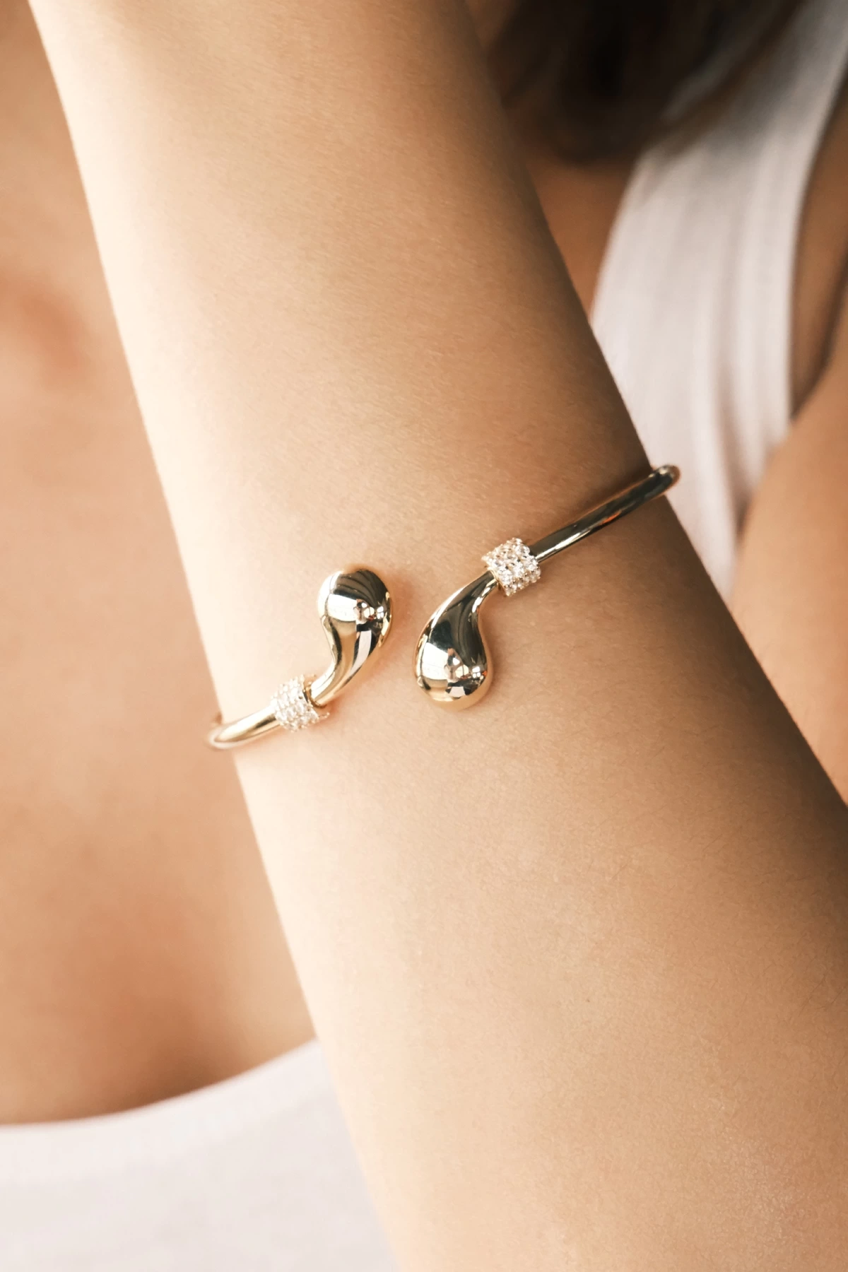 Asil 14 Ayar Damla Model Altın Kelepçe Bileklik BLZ1813