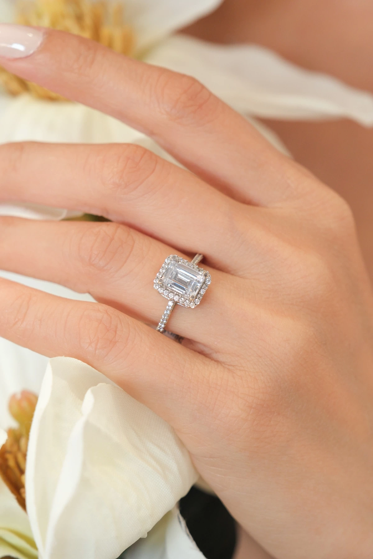 Asil 14 Ayar Emerald Kesim Tek Taş Altın Yüzük YZK2424