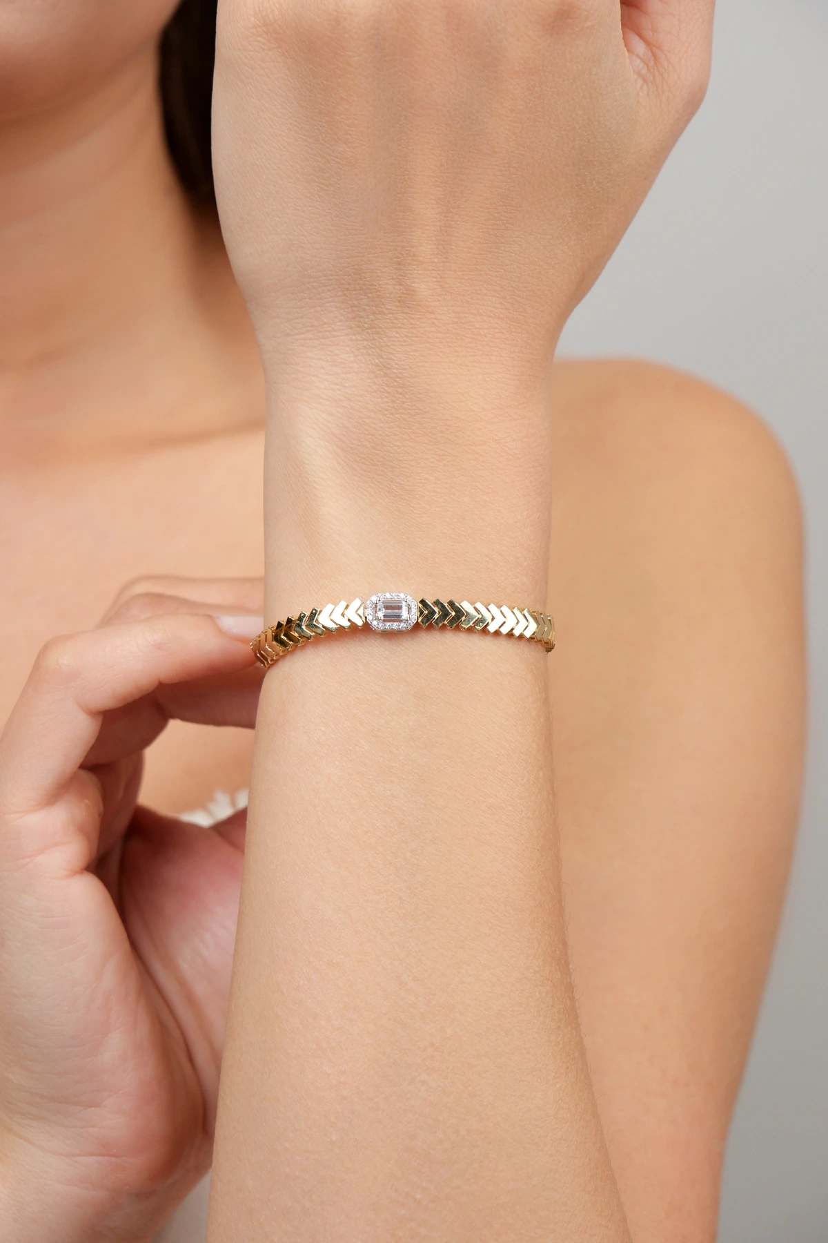 Asil 14 Ayar Emerald Taşlı Altın Bileklik BLK5159