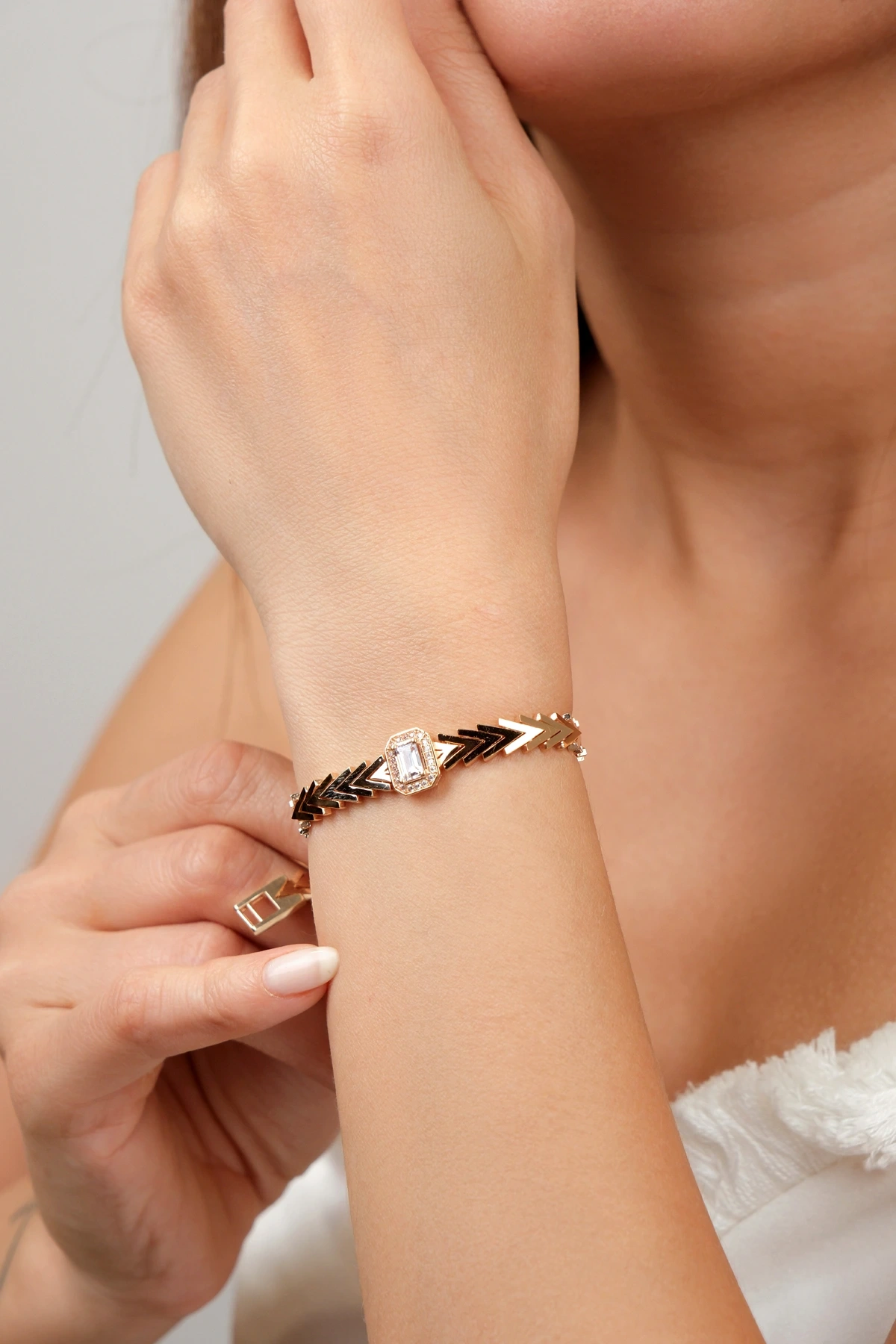 Asil 14 Ayar Emerald Taşlı Rose Altın Bileklik BLK3519