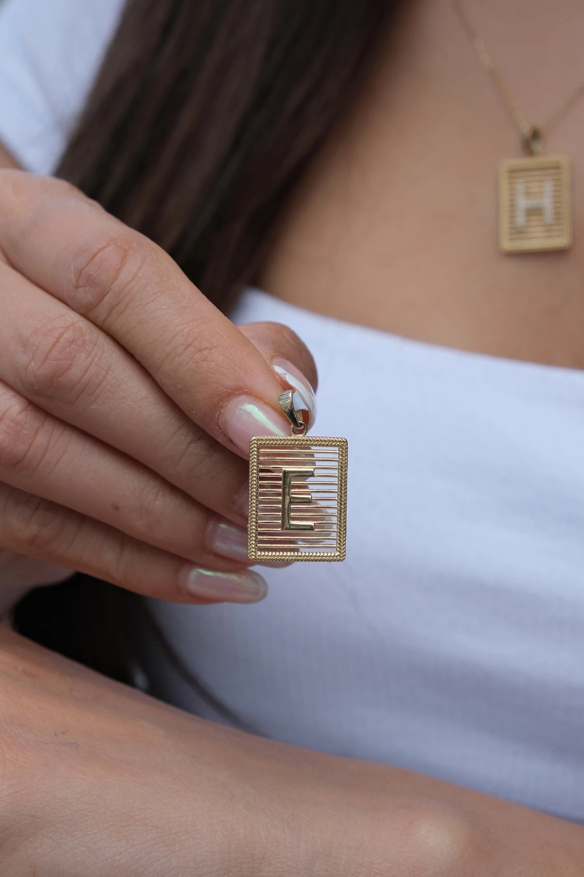 Asil 14 Ayar Izgaralı E Harfi Altın Kolye Ucu KLU1962