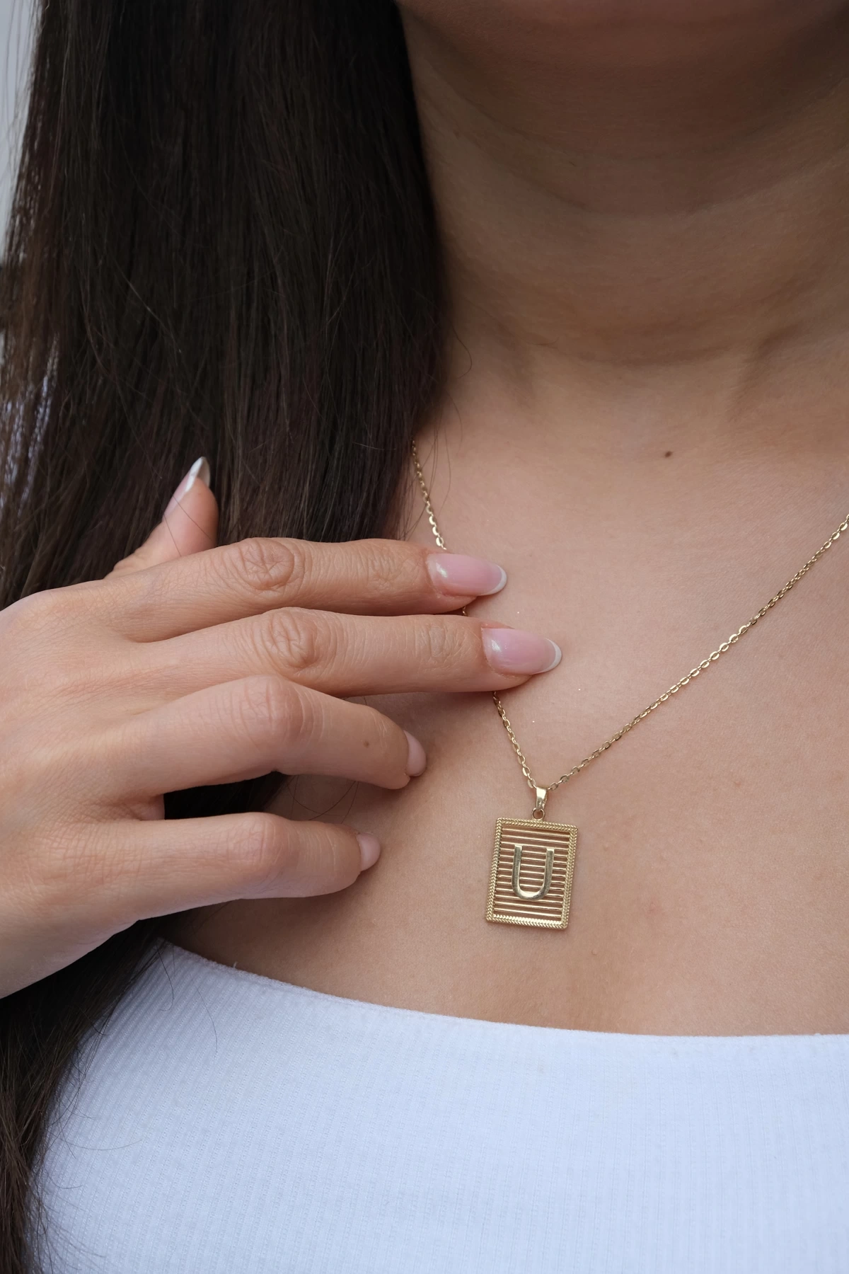 Asil 14 Ayar Izgaralı U Harfi Altın Kolye Ucu KLU1884