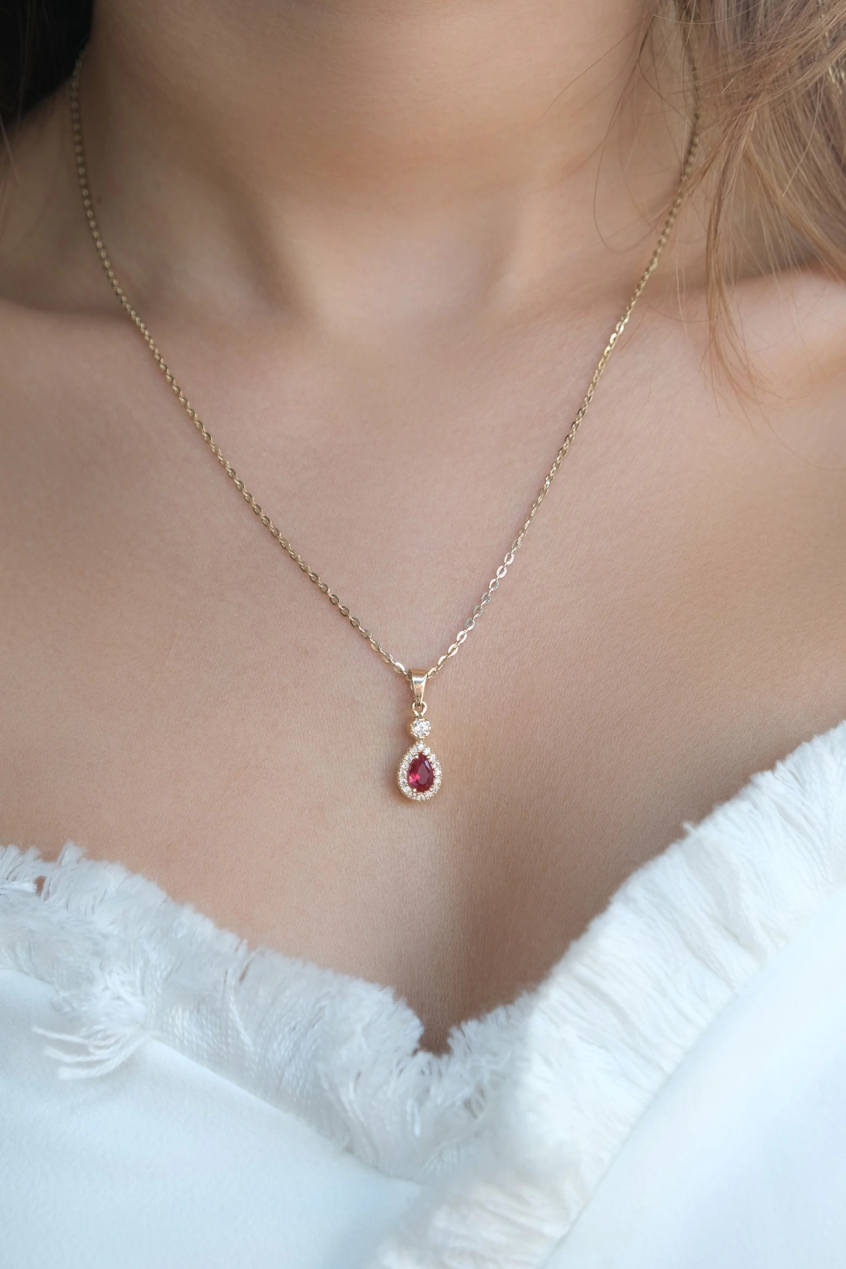 Asil 14 Ayar Kırmızı Taşlı Anturaj Altın Kolye Ucu TKM1072