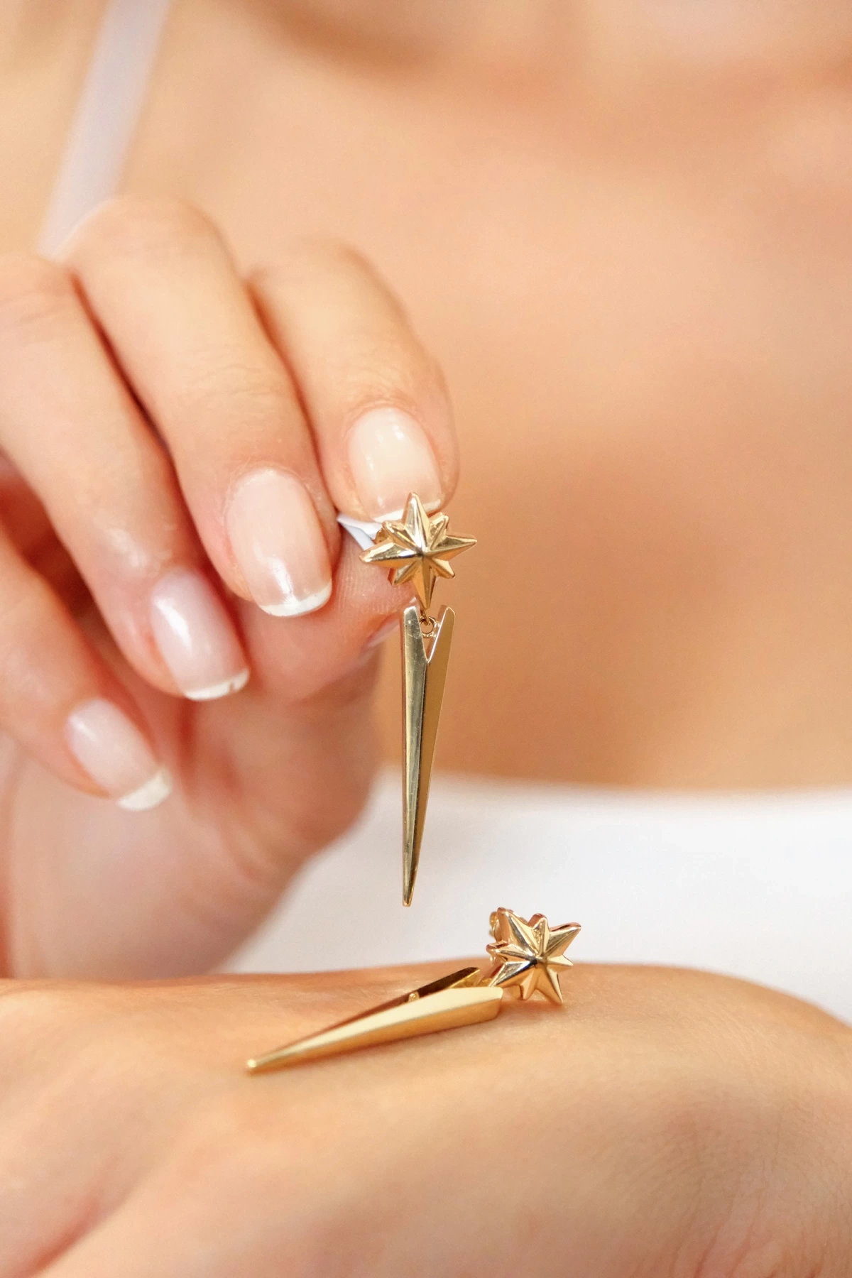 Asil 14 Ayar Kuzey Yıldızı Sallantılı Altın Küpe KP5179