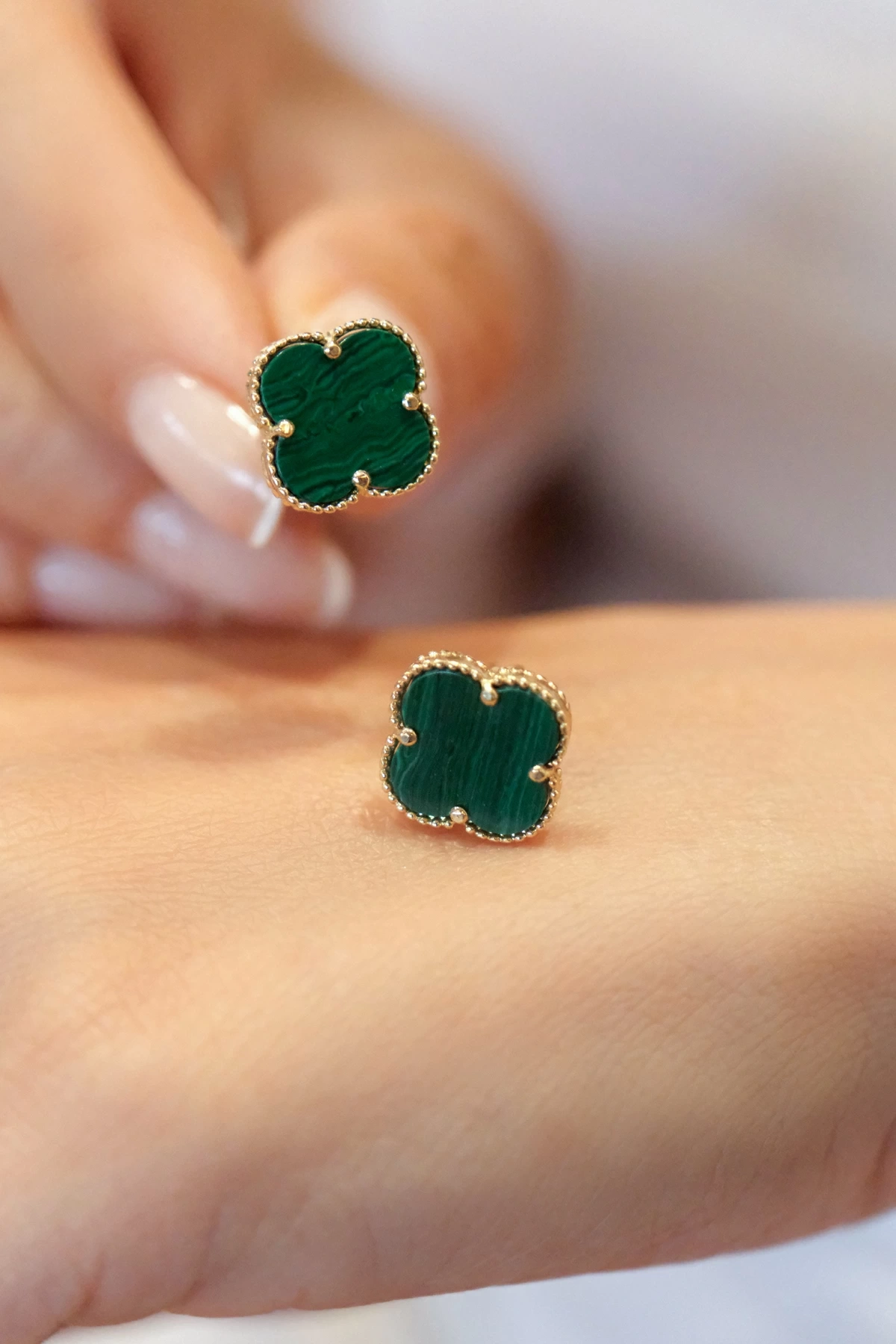 Asil 14 Ayar Malahit Yonca Çivi Altın Küpe KP4255