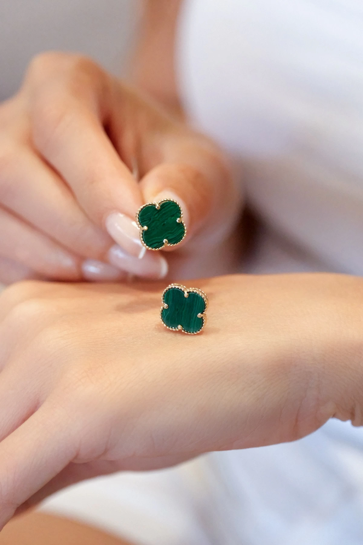 Asil 14 Ayar Malahit Yonca Çivi Altın Küpe KP4255