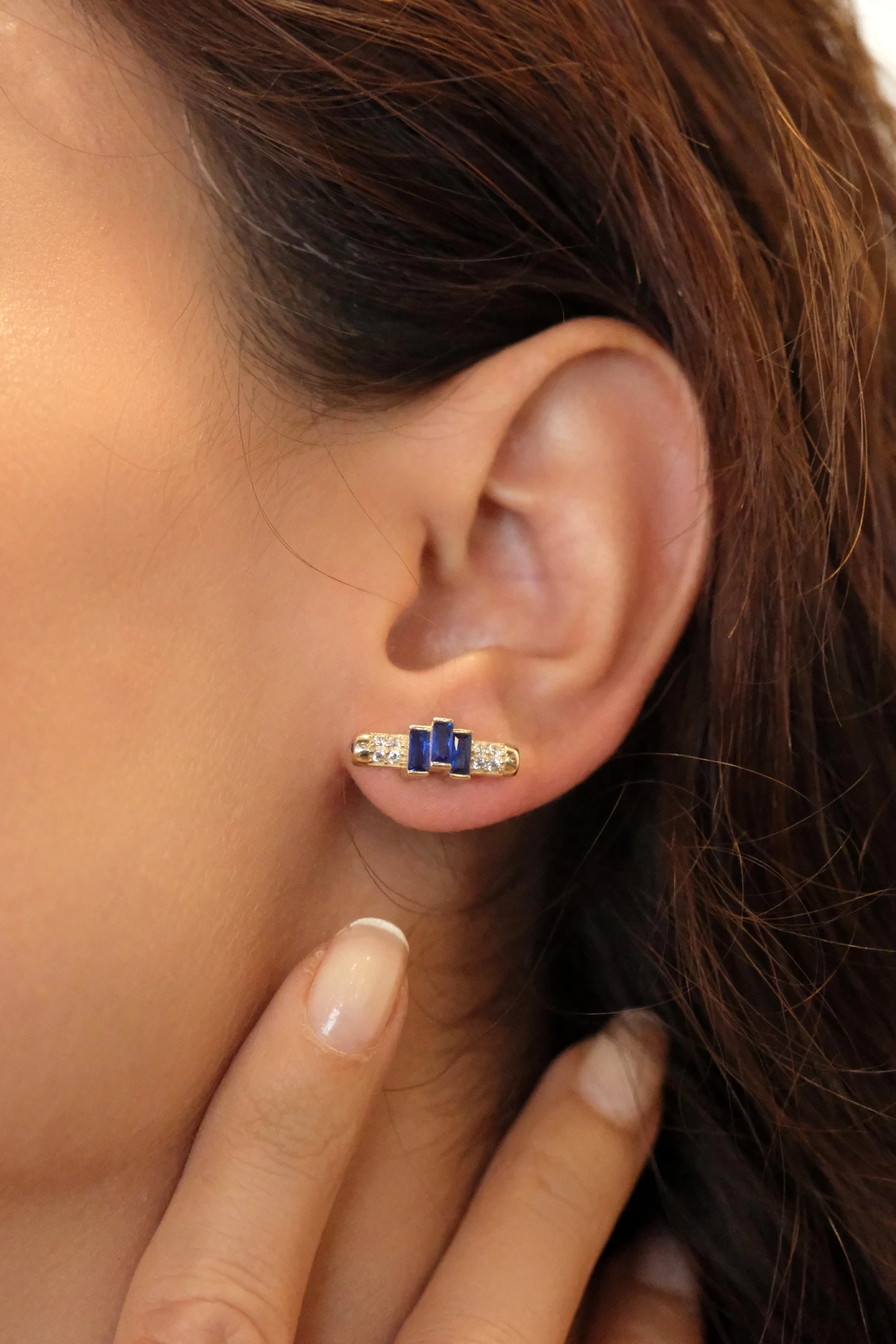 Asil 14 Ayar Mavi Taşlı Çivi Altın Küpe KP5030