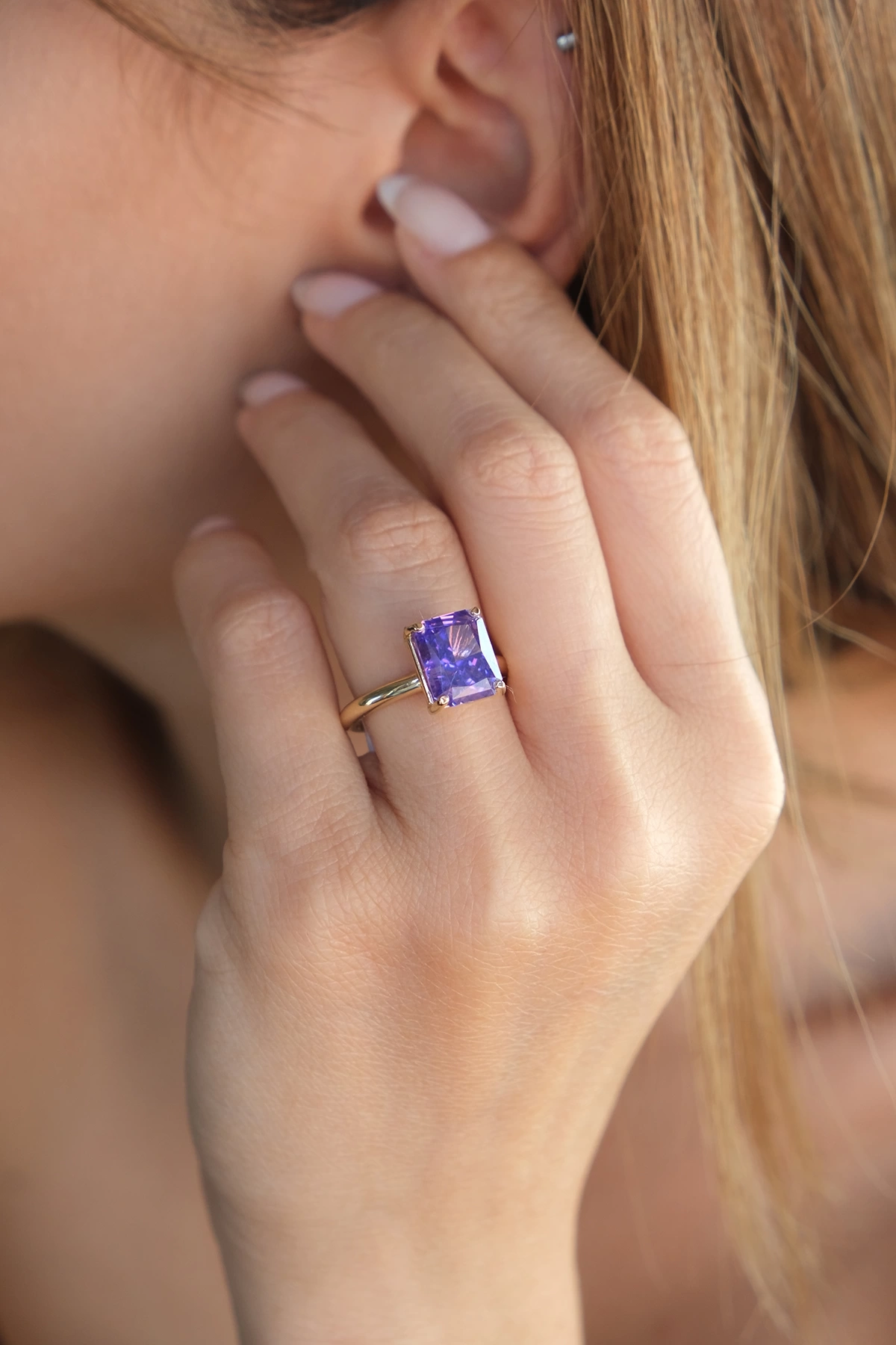 Asil 14 Ayar Mor İri Taşlı Altın Yüzük YZK3001