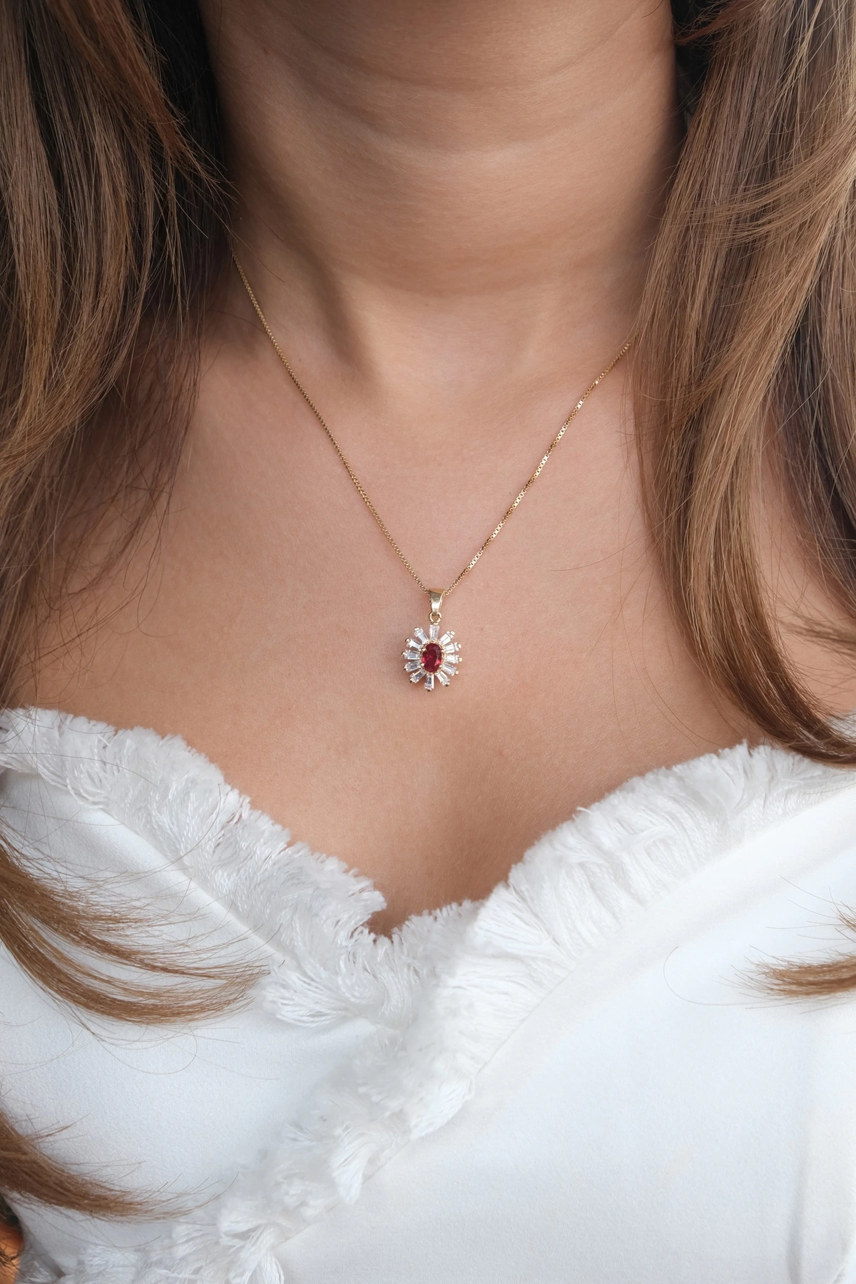 Asil 14 Ayar Papatya Model Taşlı Altın Kolye Ucu TKM1063