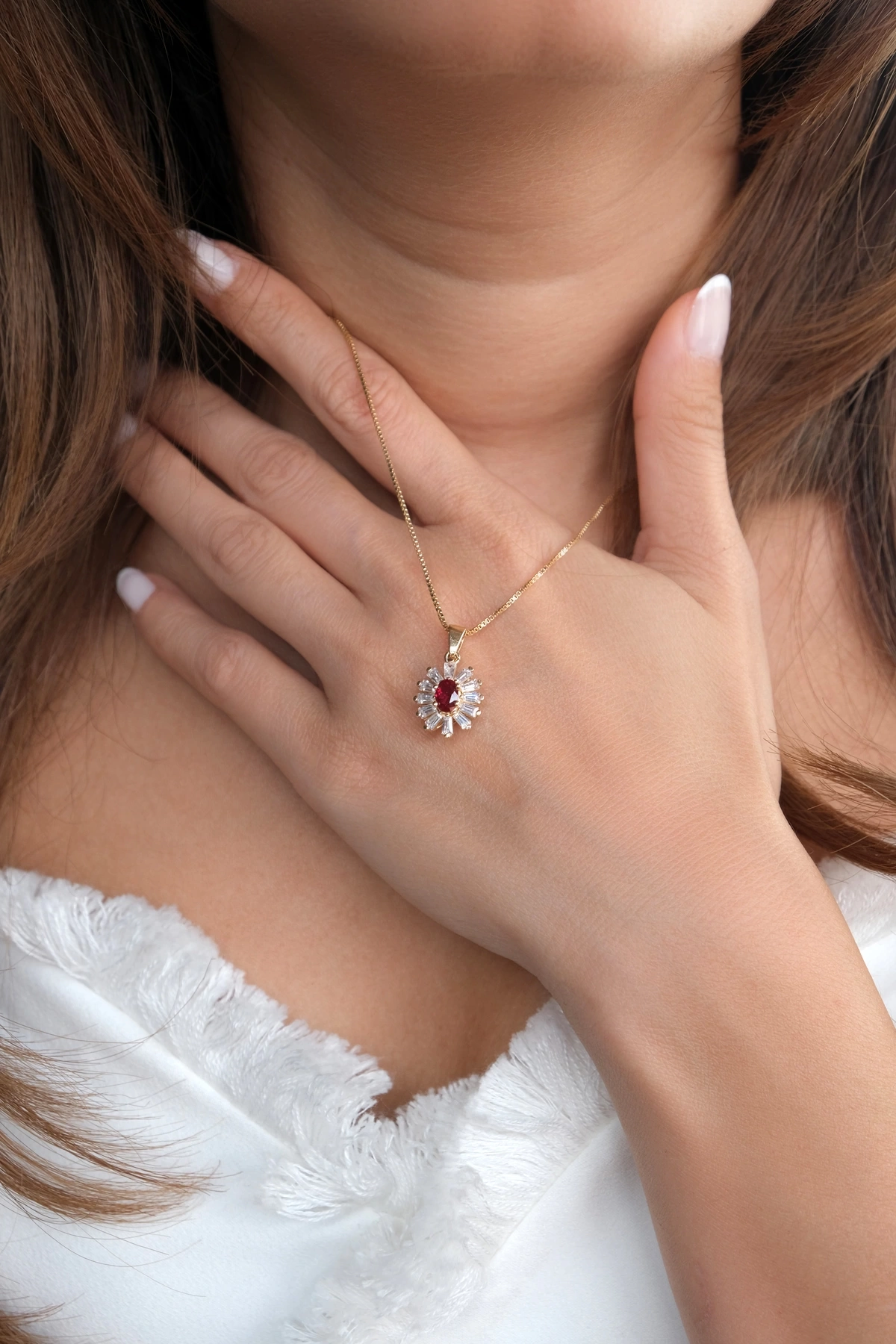 Asil 14 Ayar Papatya Model Taşlı Altın Kolye Ucu TKM1063