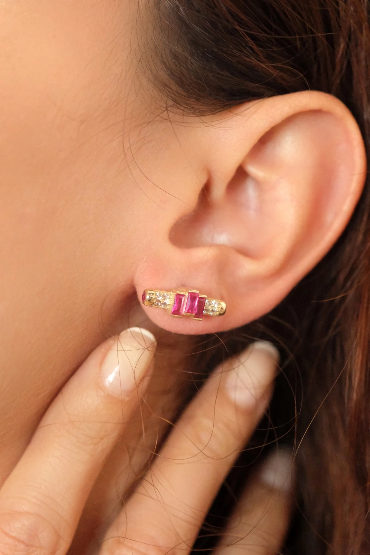 Asil 14 Ayar Pembe Taşlı Çivi Altın Küpe KP5029