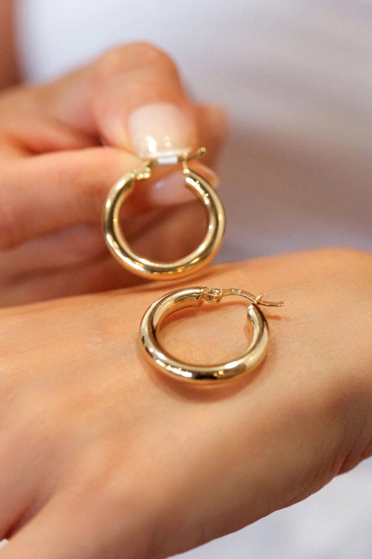 Asil 14 Ayar Silindir Model Halka Altın Küpe KP4905