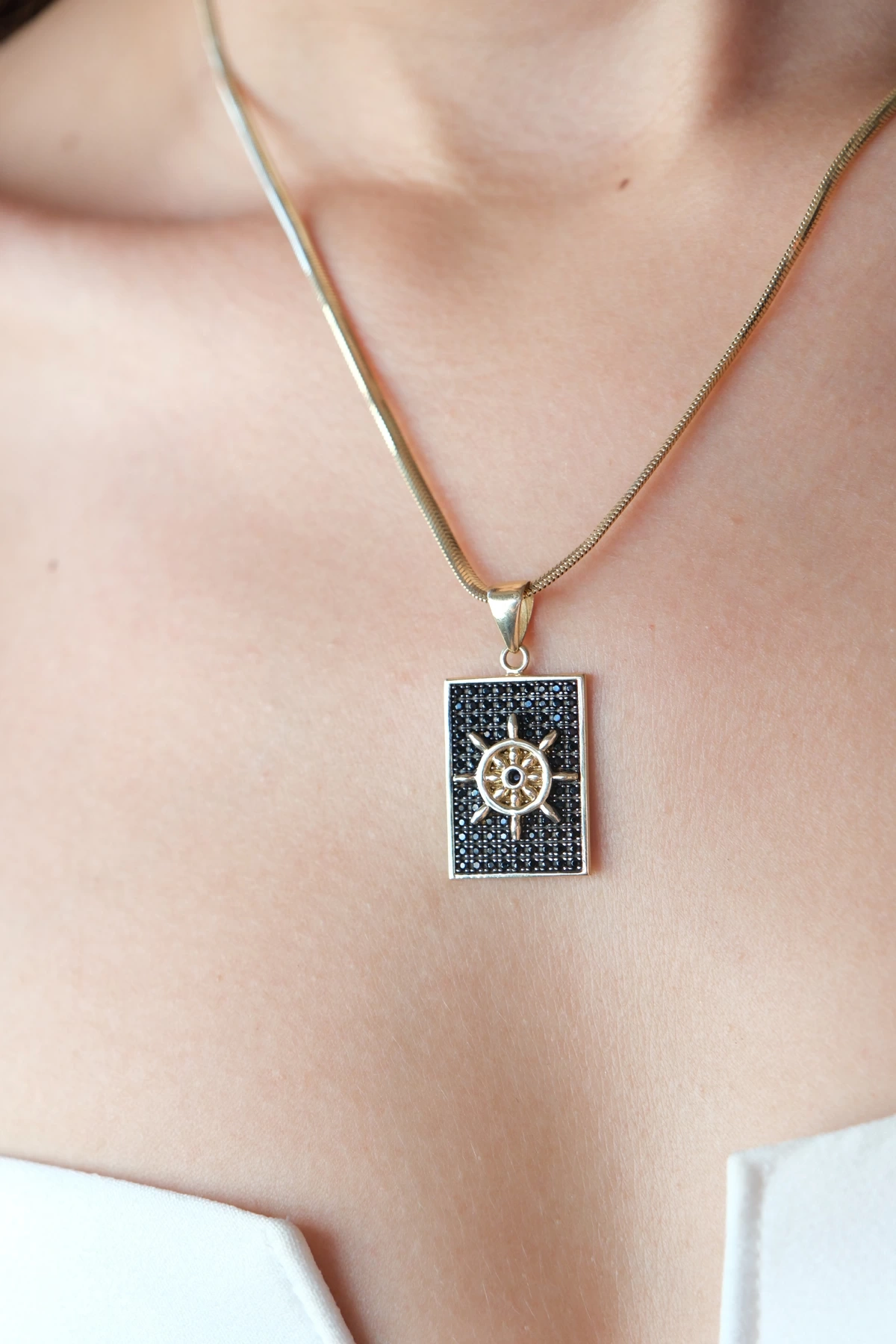 Asil 14 Ayar Siyah Taşlı Gemi Dümeni Altın Kolye Ucu KLU2005