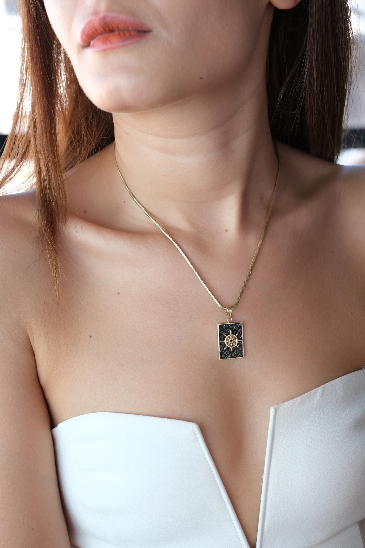 Asil 14 Ayar Siyah Taşlı Gemi Dümeni Altın Kolye Ucu KLU2005