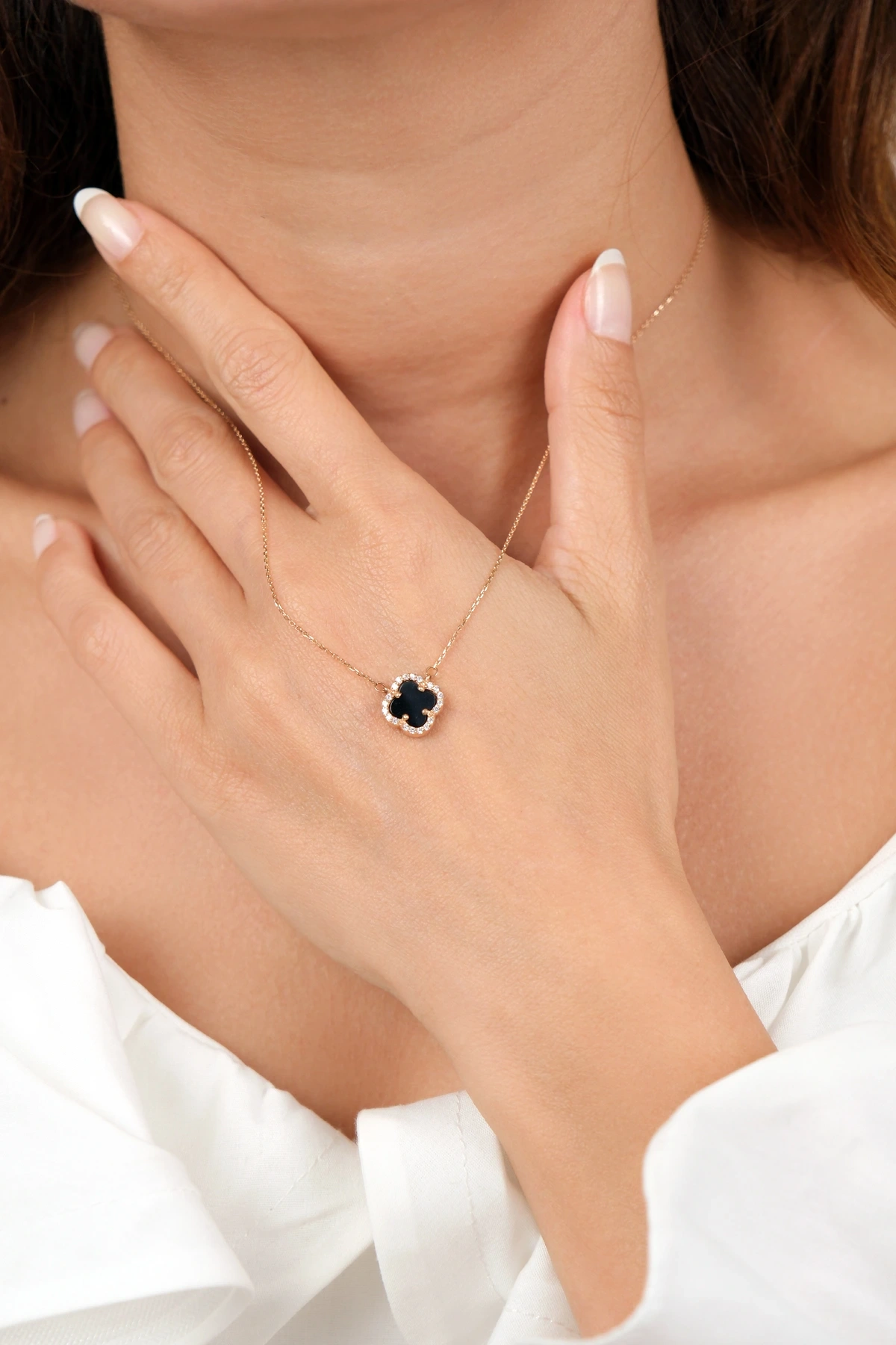 Asil 14 Ayar Siyah Taşlı Yonca Altın Kolye KLY4039