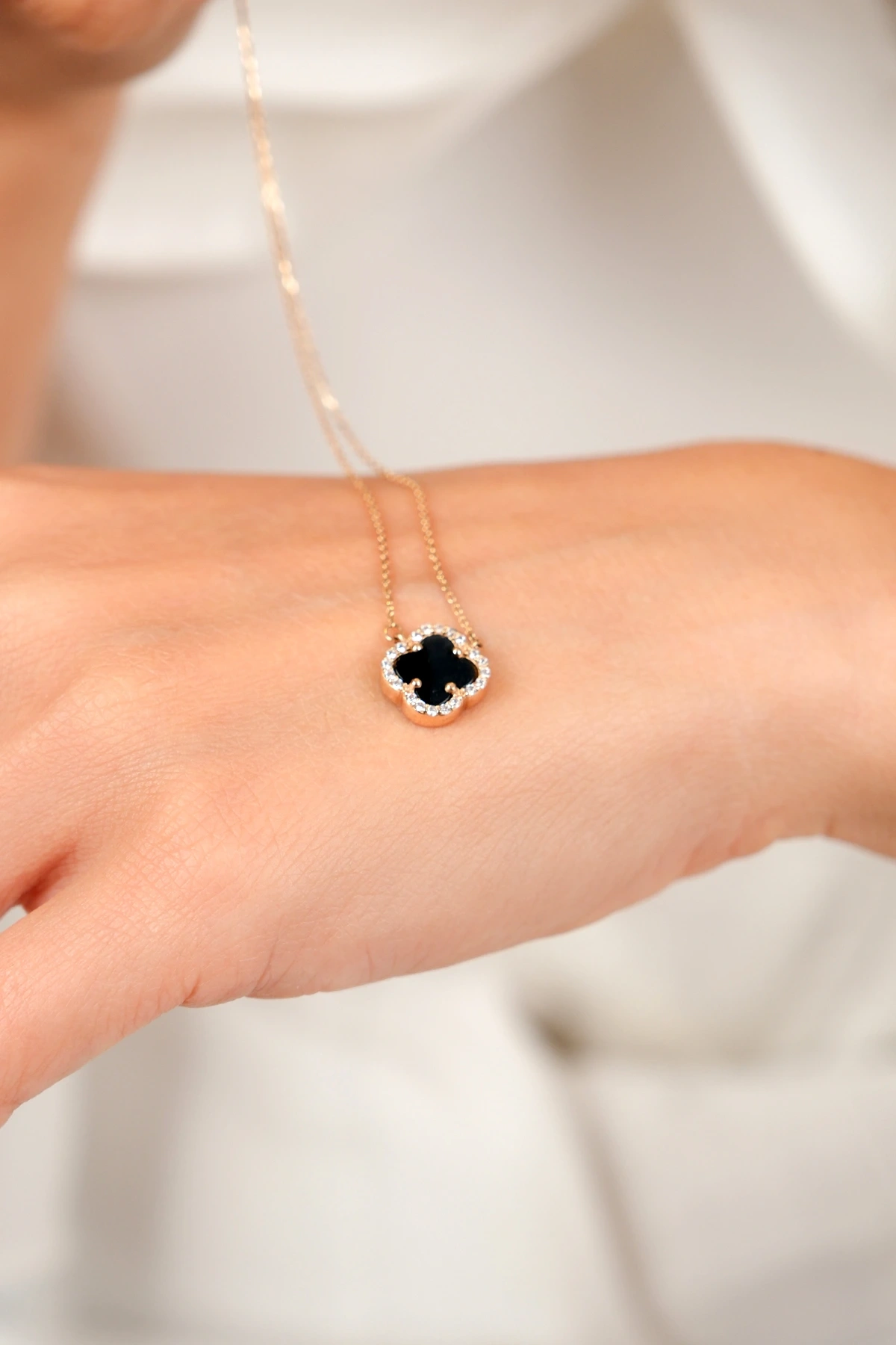 Asil 14 Ayar Siyah Taşlı Yonca Altın Kolye KLY4039