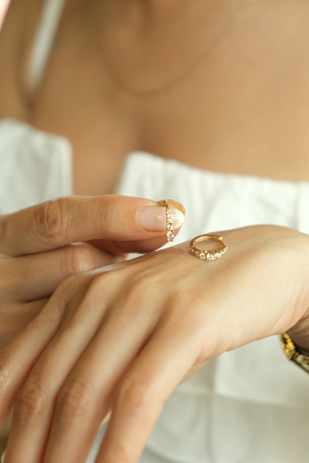 Asil 14 Ayar Taşlı Halka Altın Küpe KP3526