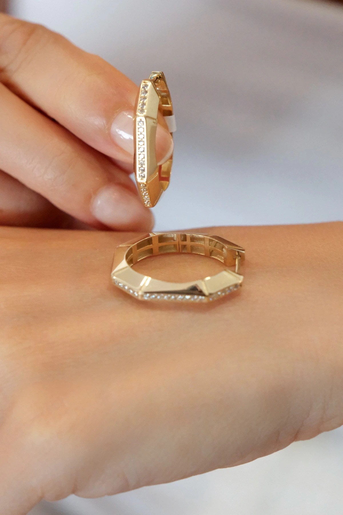 Asil 14 Ayar Taşlı Halka Altın Küpe KP5028