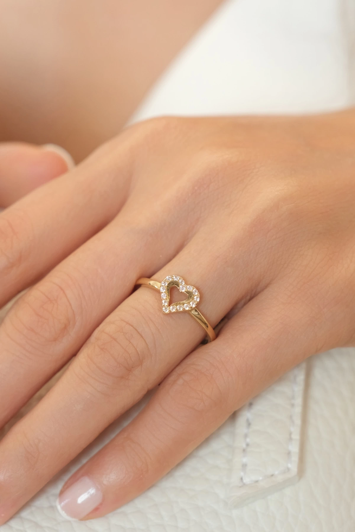 Asil 14 Ayar Taşlı Kalp Model Altın Yüzük YZK3563