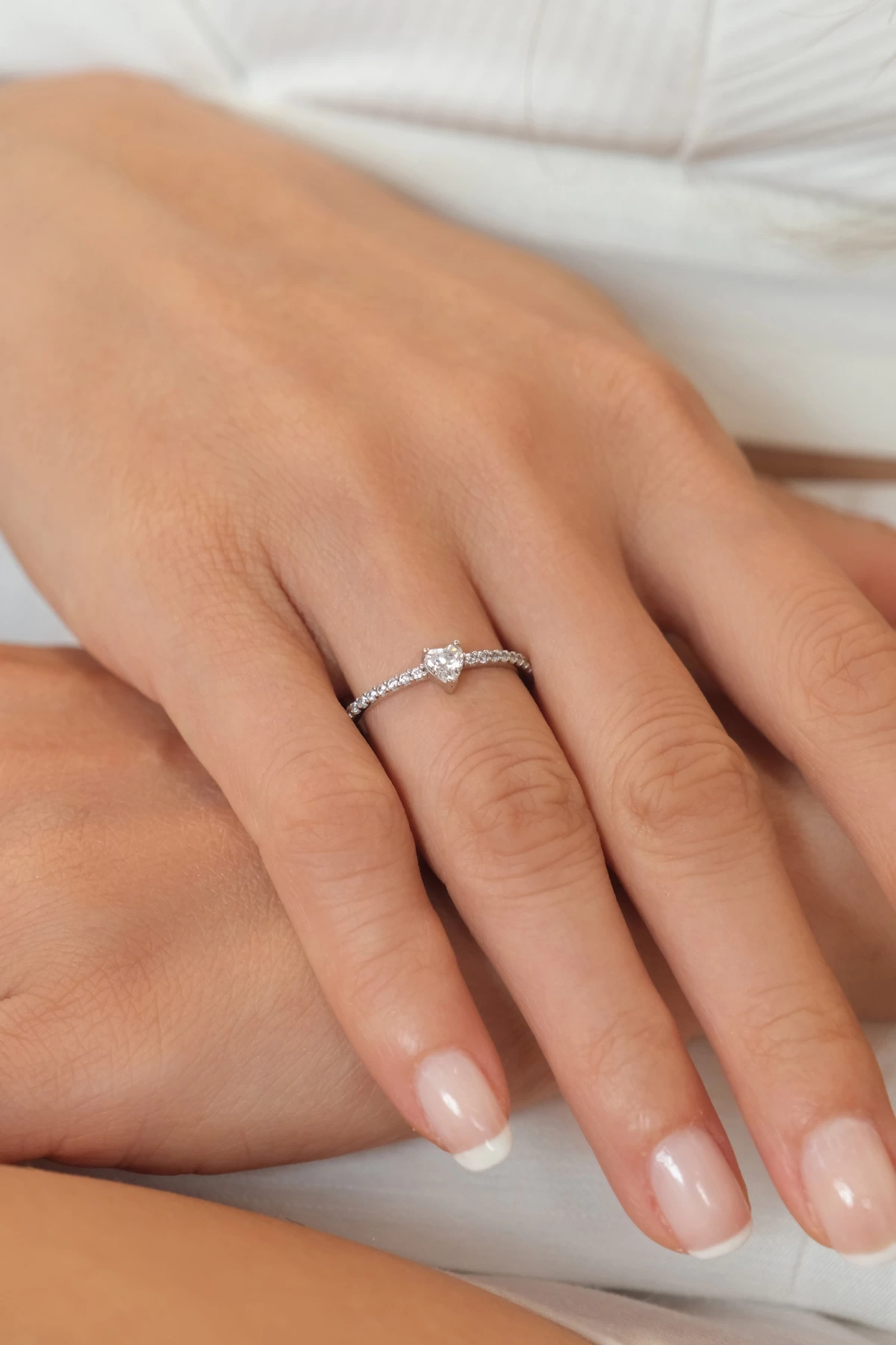 Asil 14 Ayar Kalp Model Tek Taş Altın Yüzük YZK769