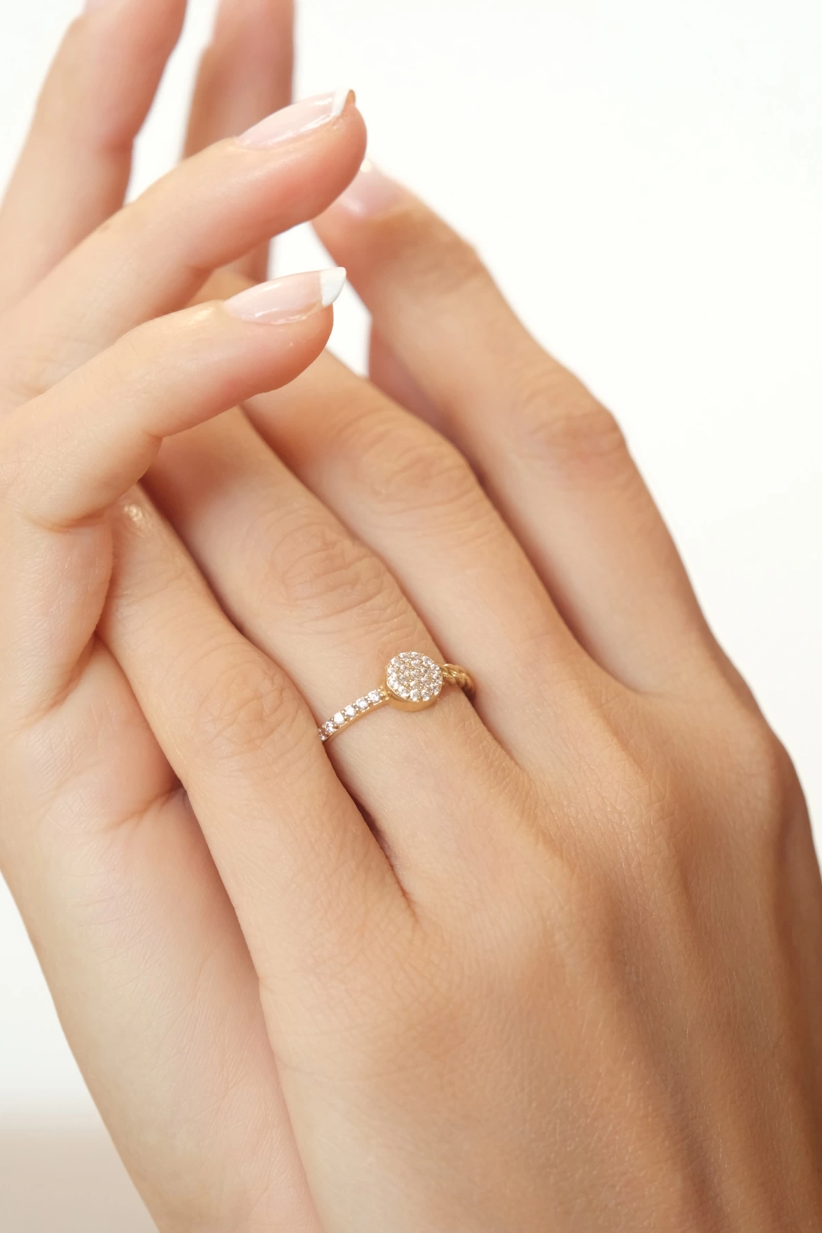 Asil 14 Ayar Taşlı Model Altın Yüzük YZK3444