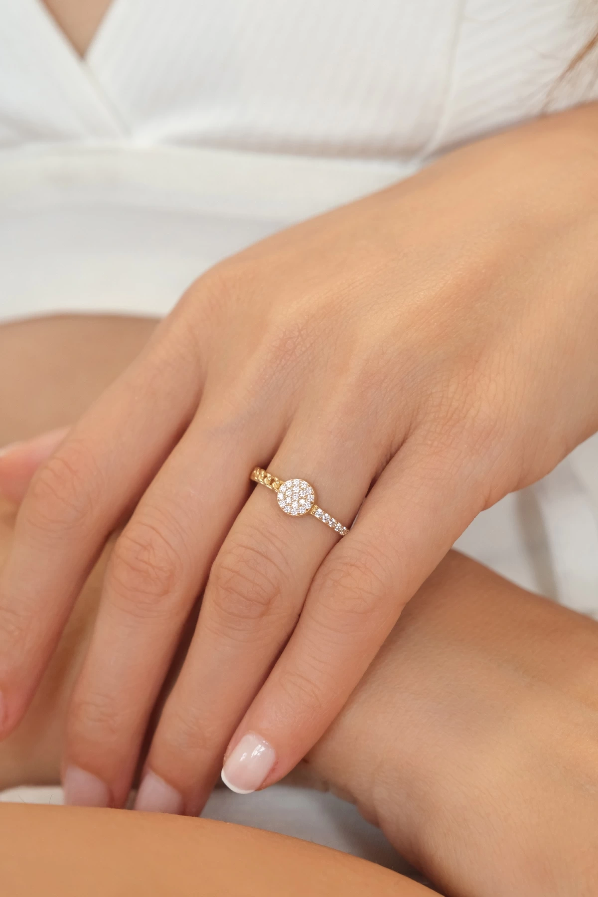 Asil 14 Ayar Taşlı Model Altın Yüzük YZK3444