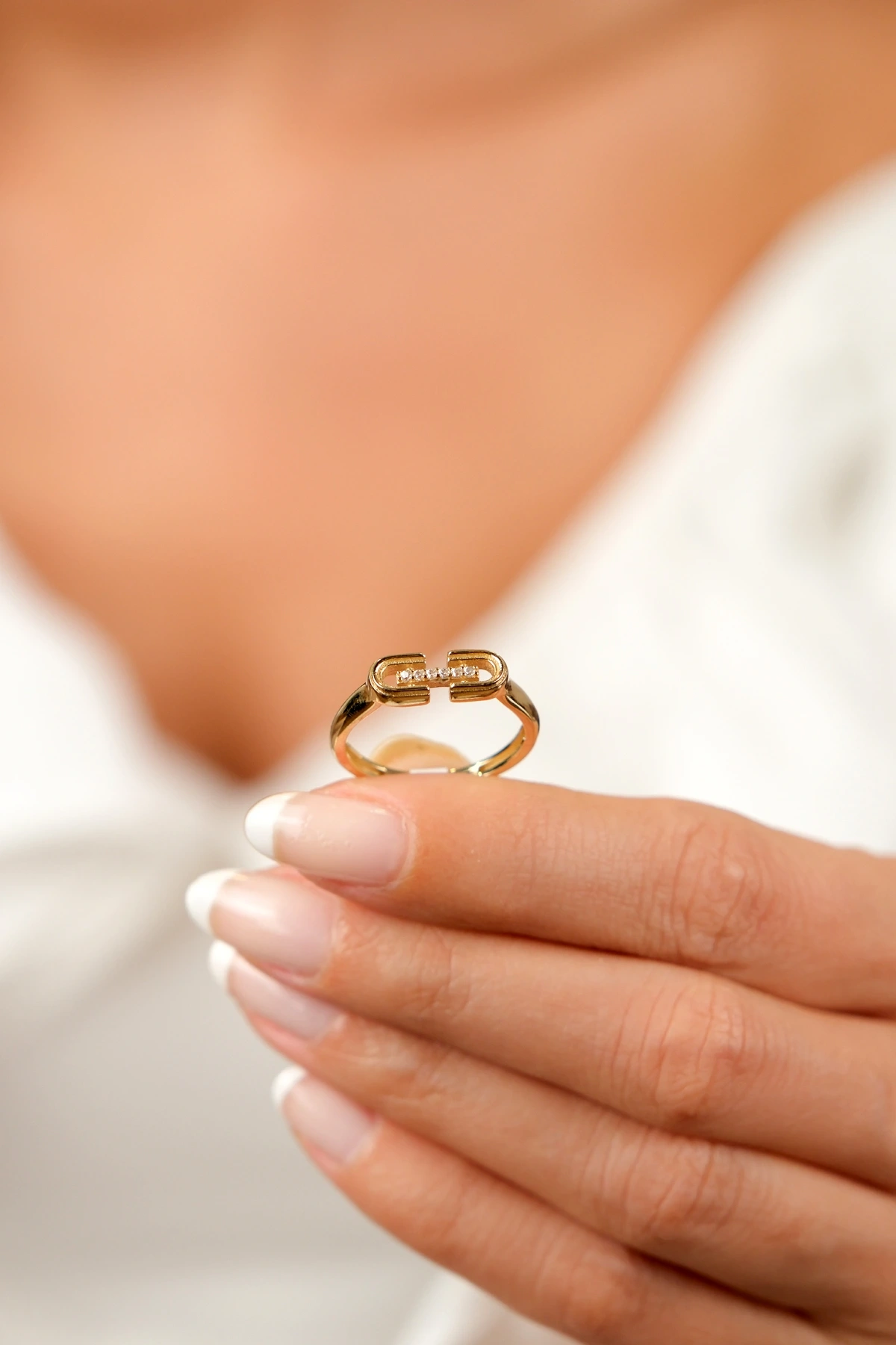 Asil 14 Ayar Taşlı Modern Altın Yüzük YZK3502